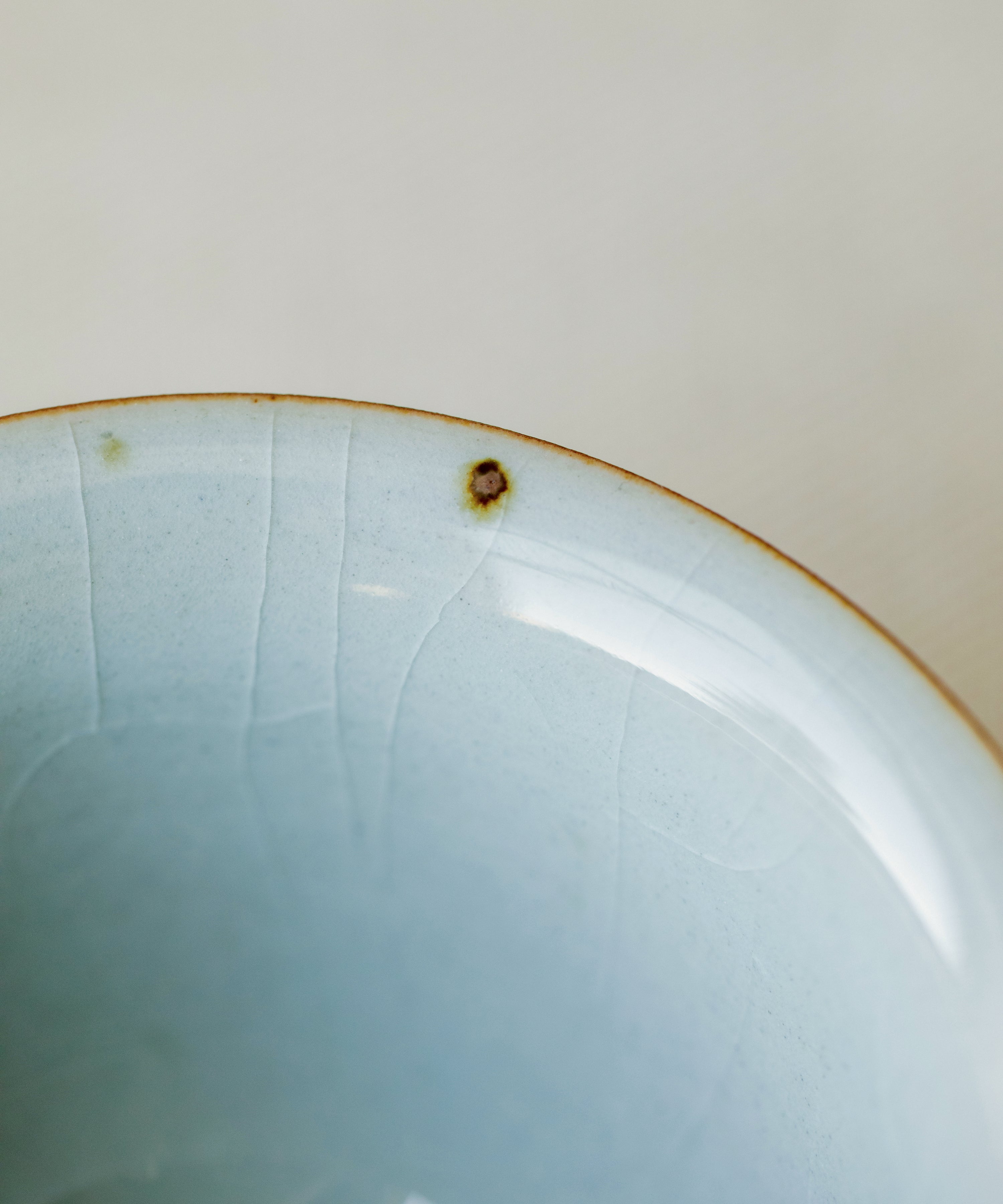 Gaiwan Celadon Ice side view, cool celadon glaze, reduction-fired at 1300°C, Wang Xinghua