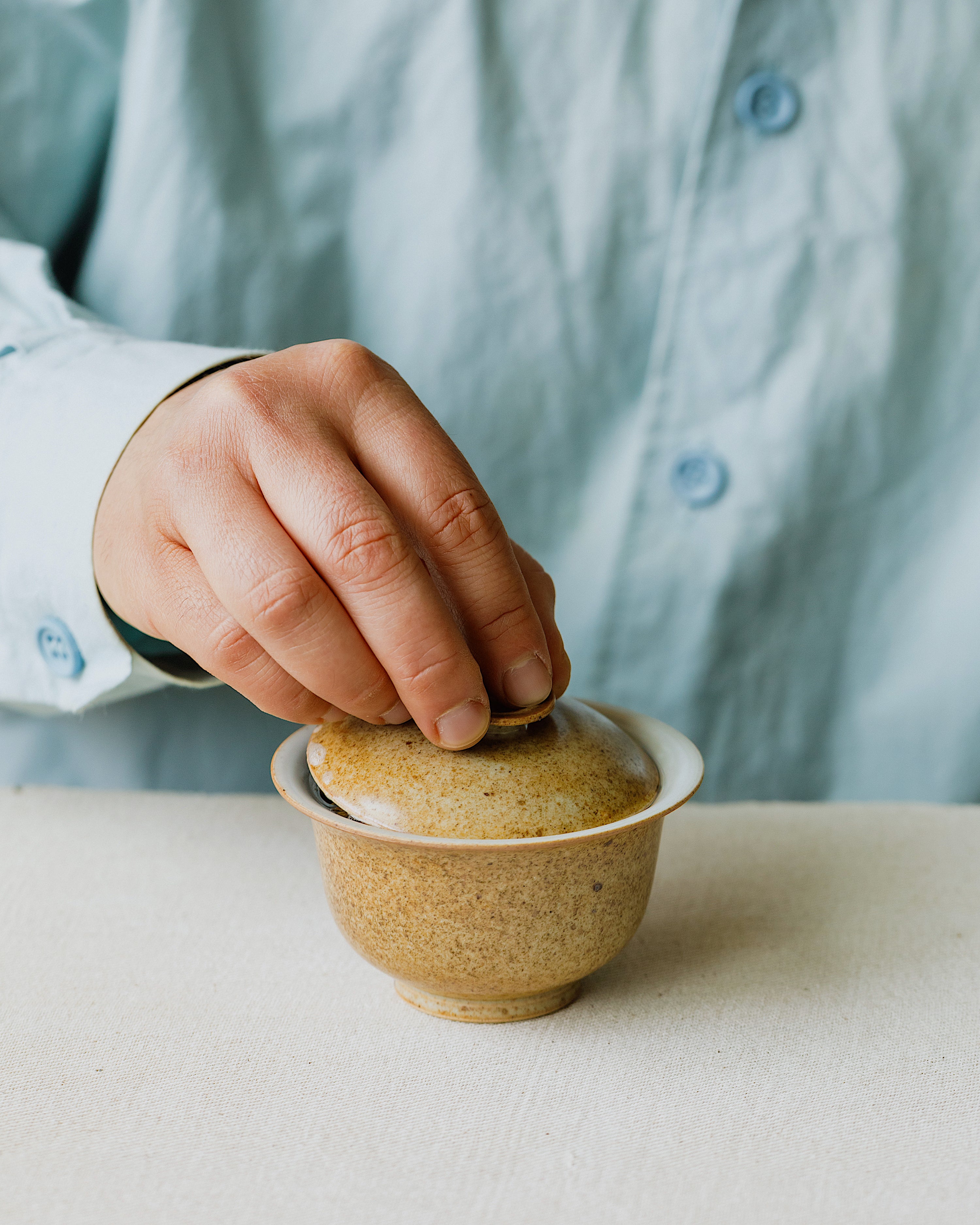 Gaiwan Sand Dune underside, unglazed foot ring, Jingdezhen clay body, Wang Xinghua