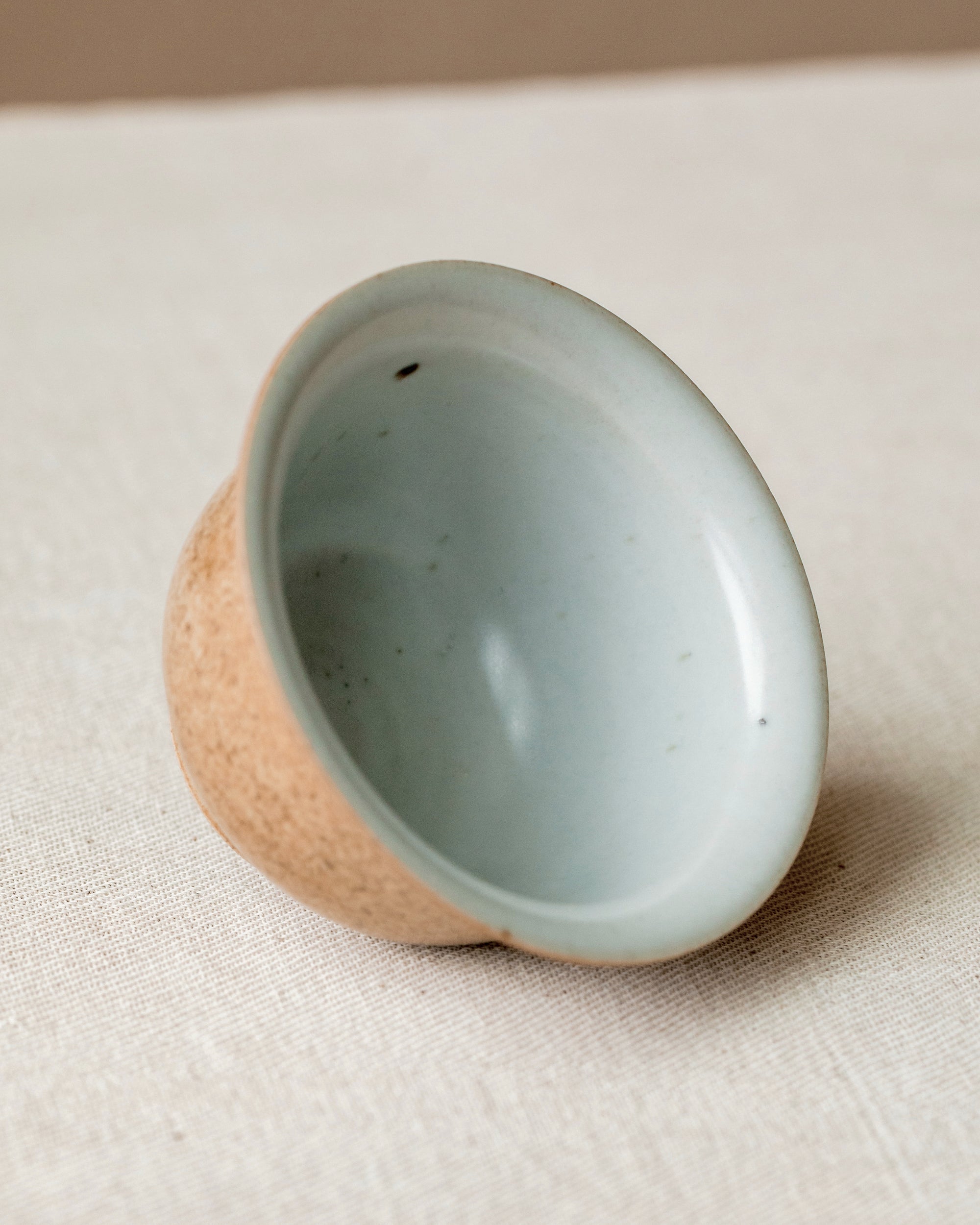 Gaiwan Sand Dune interior glaze, speckled rust tones, reduction-fired at 1300°C, Jingdezhen