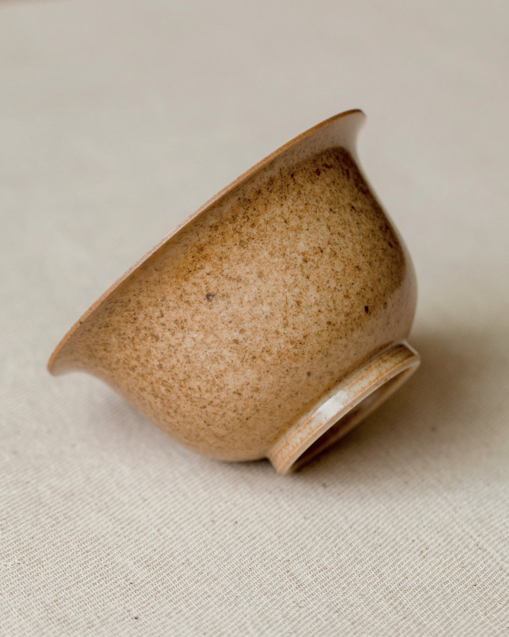 Gaiwan Sand Dune side view, wind-shifted earth deposits in glaze, Wang Xinghua, Jingdezhen
