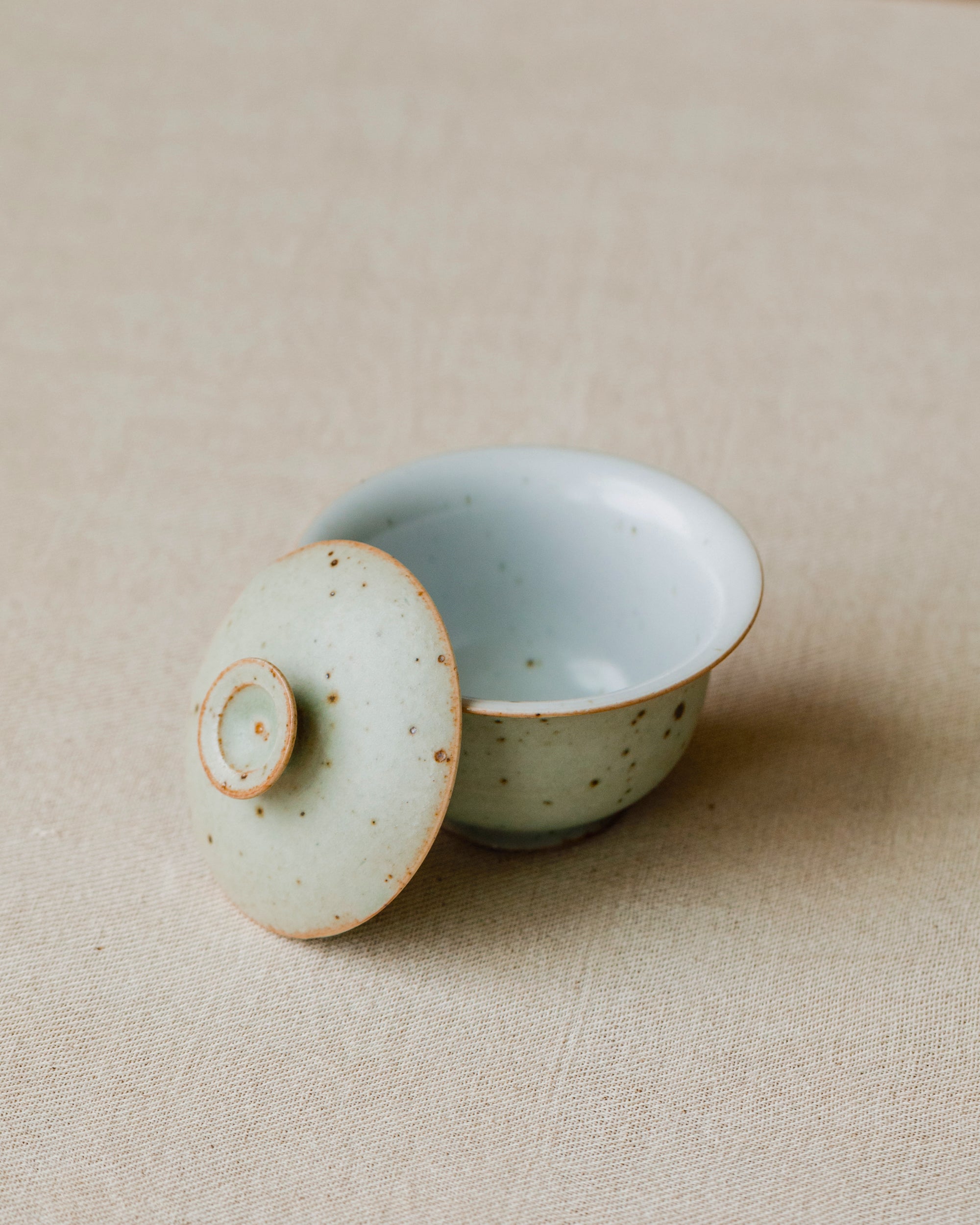 Gaiwan Faded Robin's Egg Small underside, unglazed foot ring, Jingdezhen clay body, Wang Xinghua