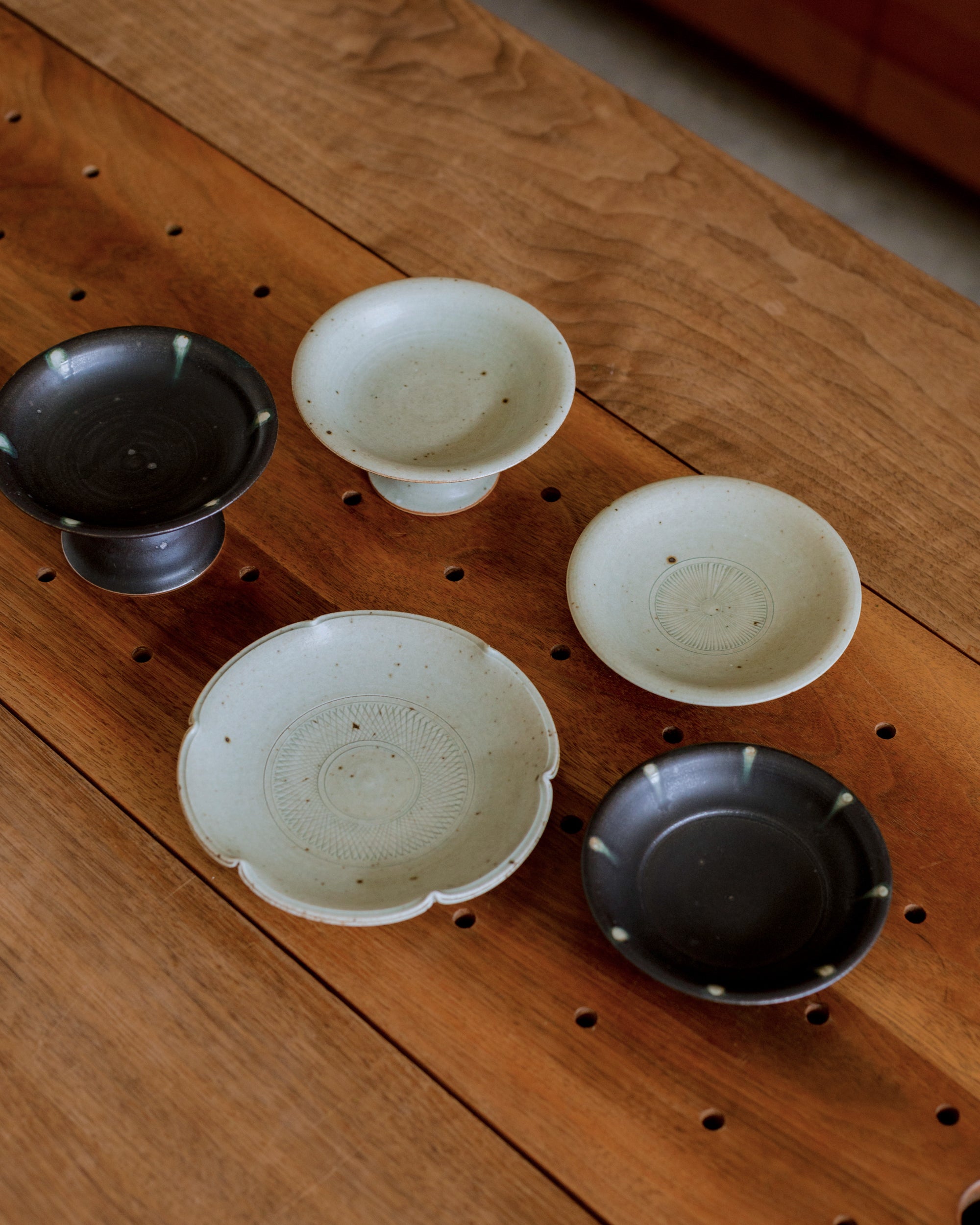 Saucer Black Peacock underside, unglazed base, Jingdezhen clay body, Wang Xinghua