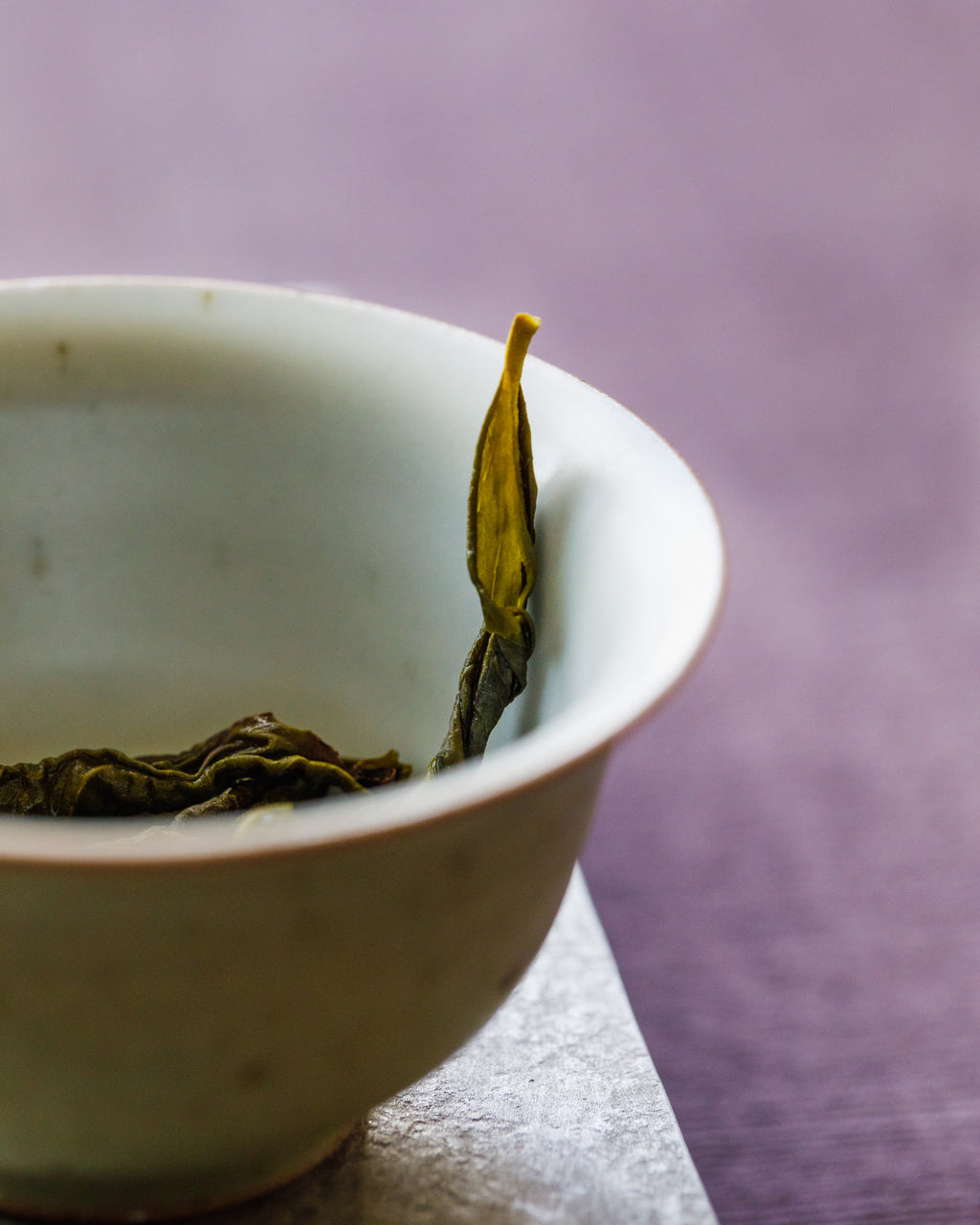 Snow Flake Da Wu Ye dry leaves, robust blackened Phoenix oolong with vanilla and sweet cream aroma, Chaozhou
