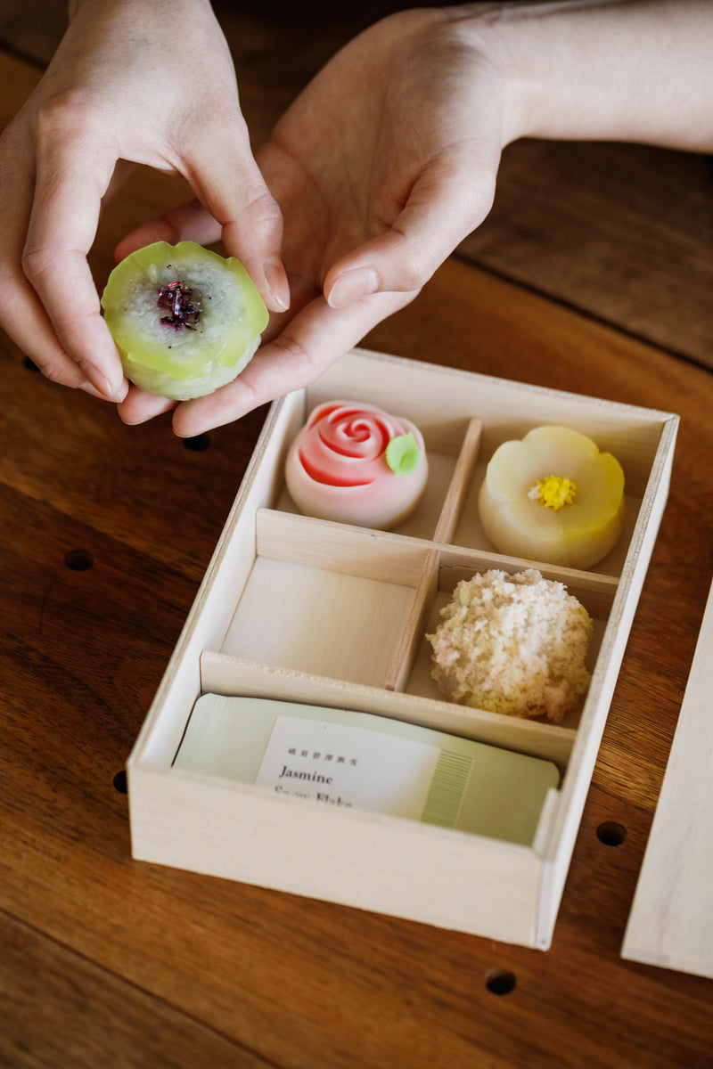 Tea & Wagashi Box: Valentine's Day