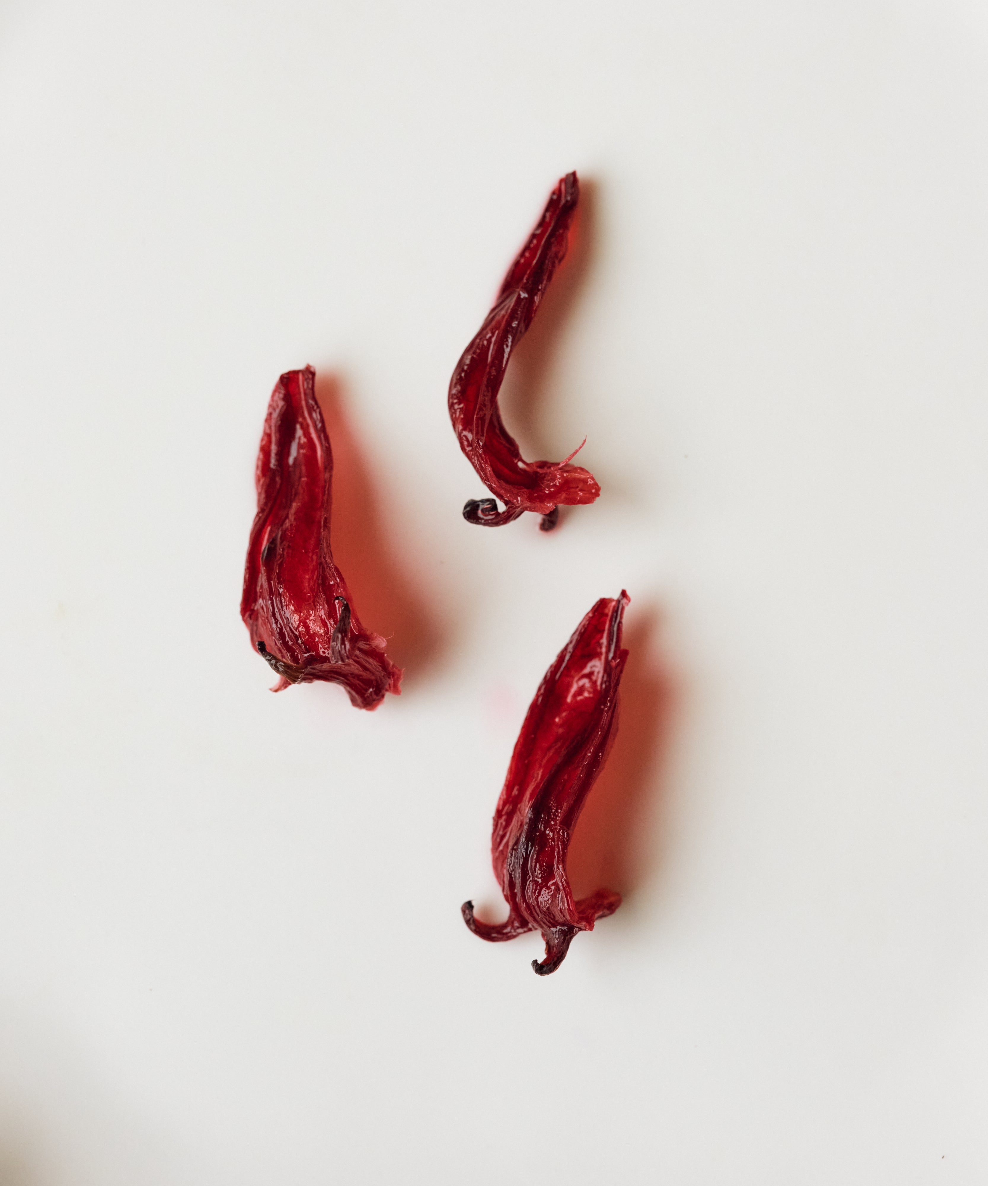 Hibiscus flowers from Ms. Luo's organic farm in Yongan, Fujian — sun-dried 10 days, caffeine-free