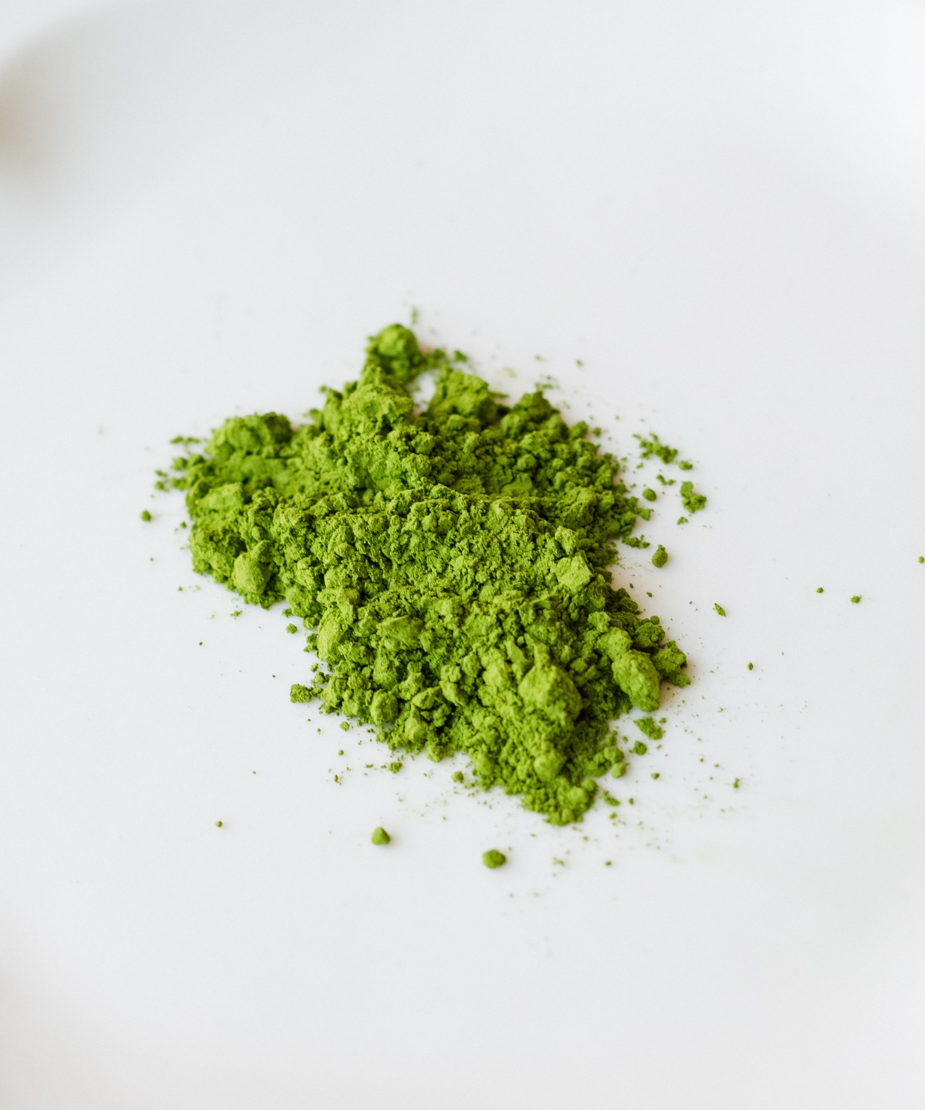 Conifer green Tsuyu Hikari matcha powder from Yame, Fukuoka - Velvet 7 single-cultivar shincha with sugar crystal and electric finish