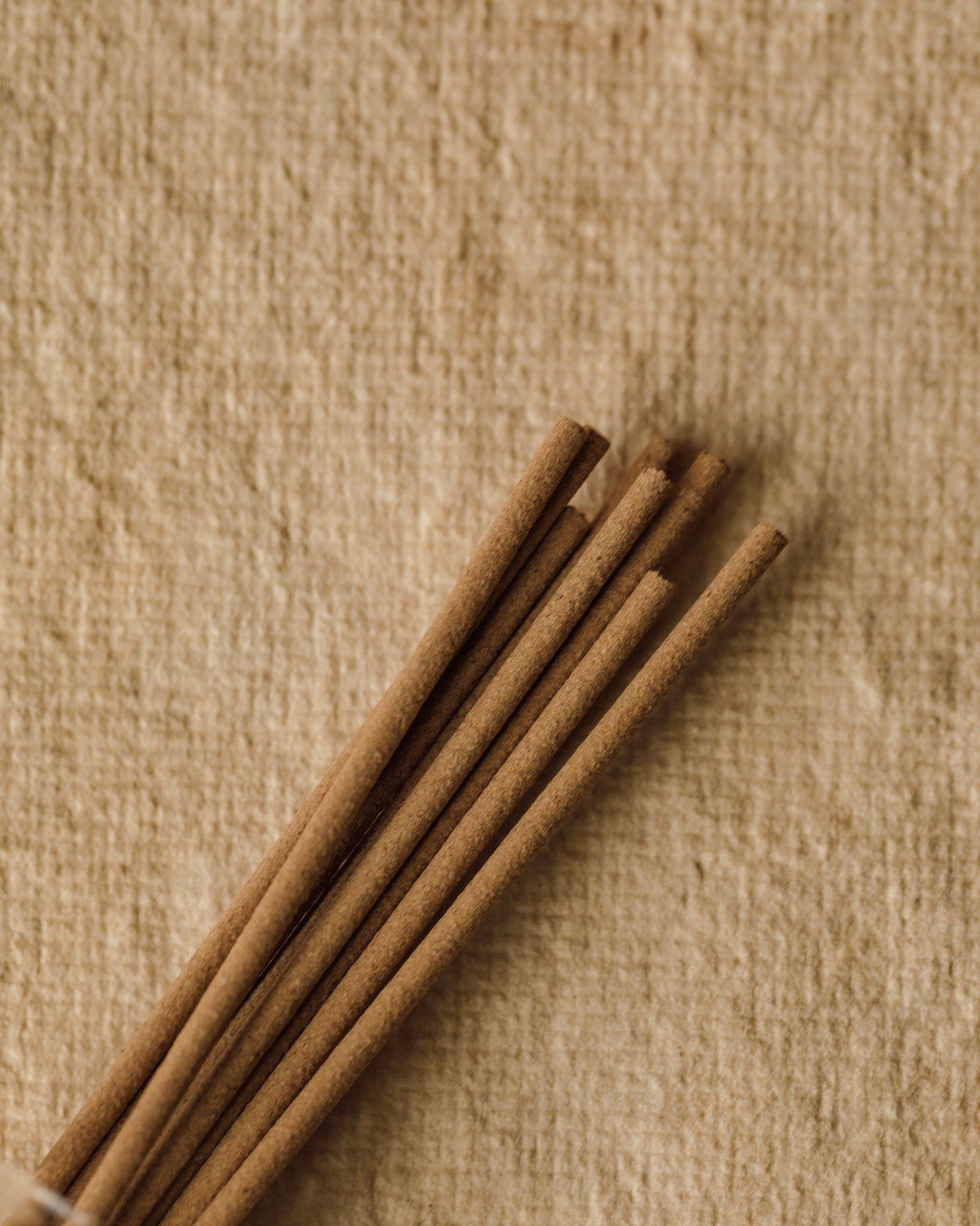 Nha Trung Red Soil Oud aloeswood incense, dry and expansive like a desert
