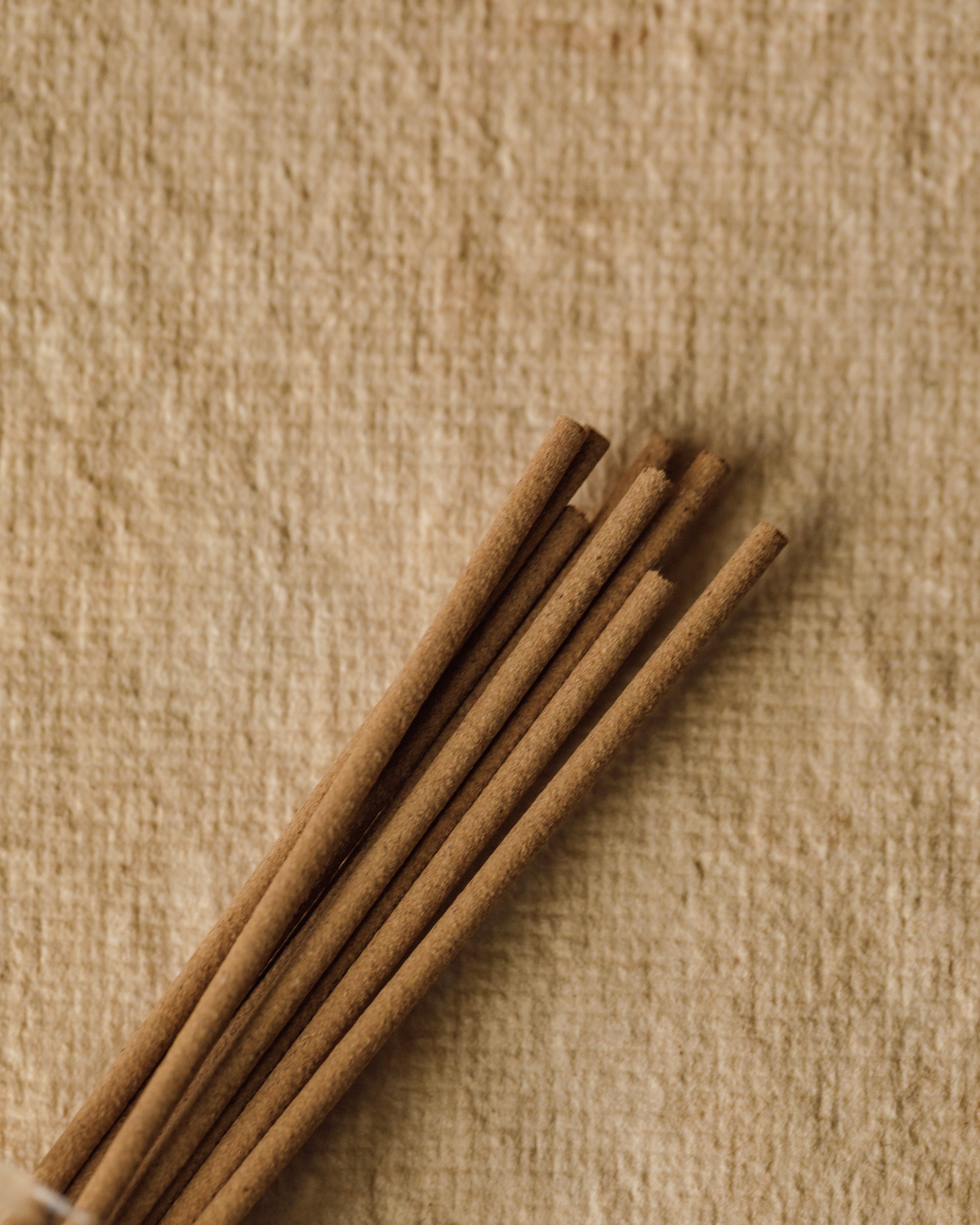 Nha Trung Red Soil Oud aloeswood incense, dry and expansive like a desert