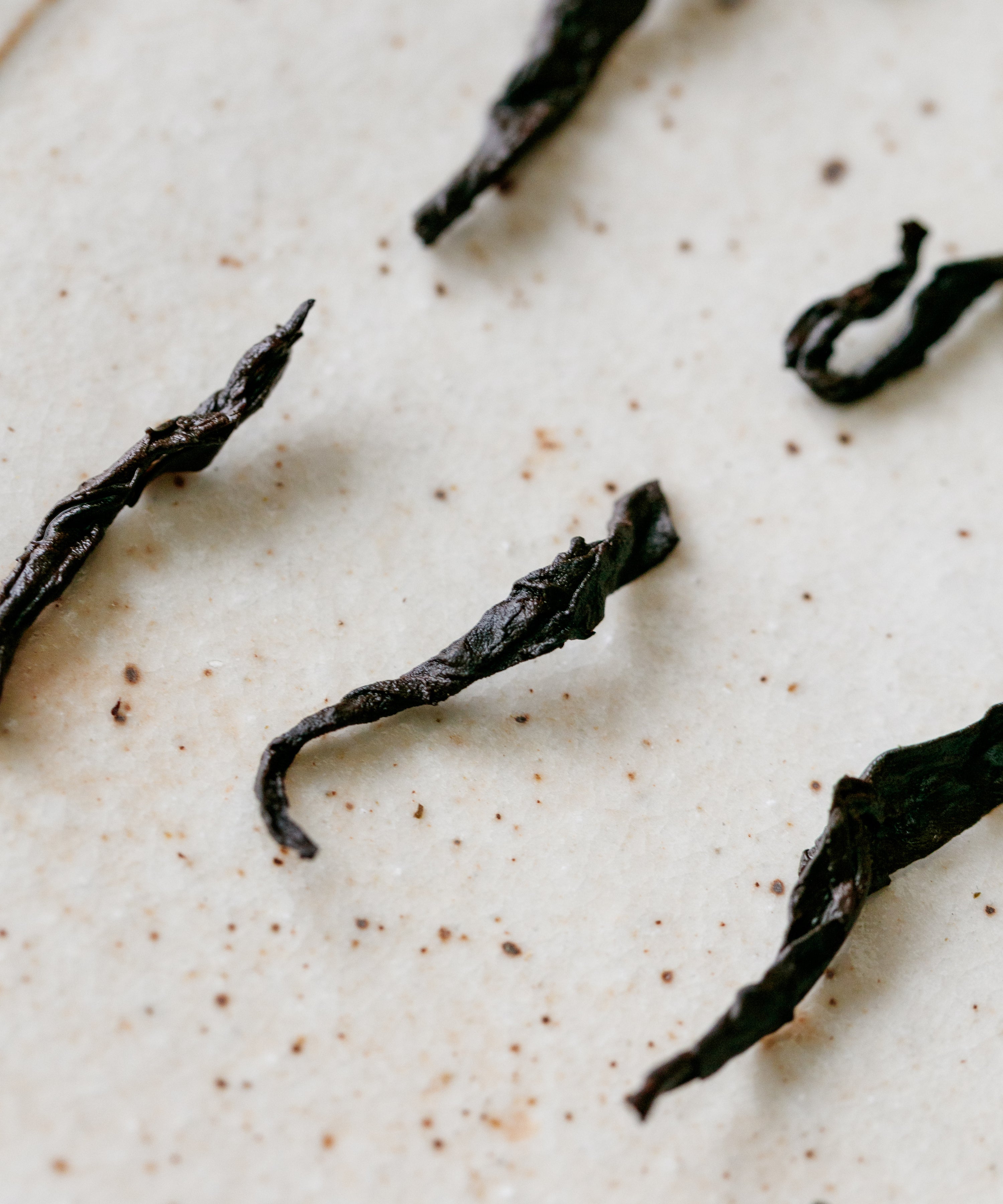 Xigui Shou liquor — ruby red ripe pu'erh, broth-like mouthfeel from ancient Xigui trees, Lincang, Yunnan
