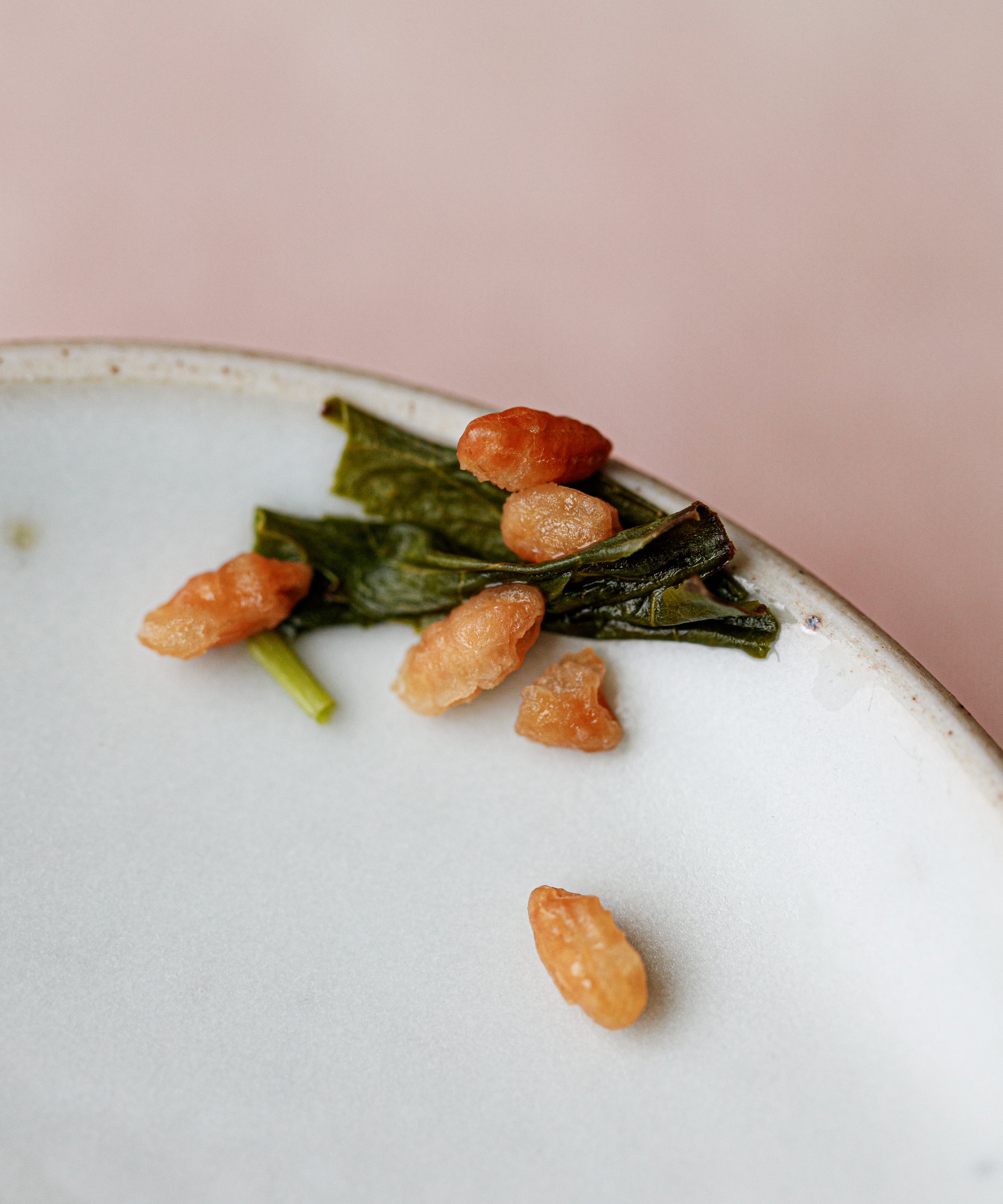 Kaga Genmaicha steeping, releasing toasted rice aroma and umami