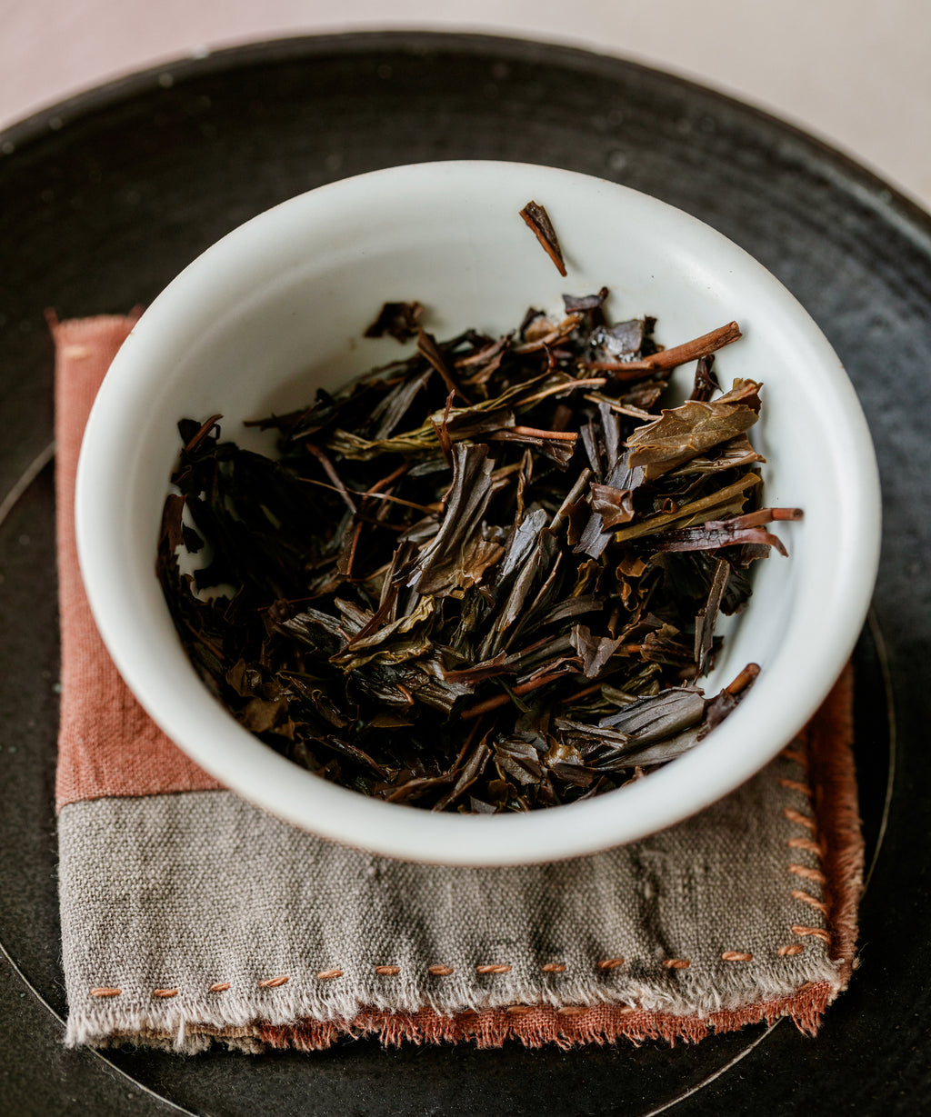 BOTTO! wet stems — Maruhachi Tea Factory dark roast hojicha, Kaga, Ishikawa