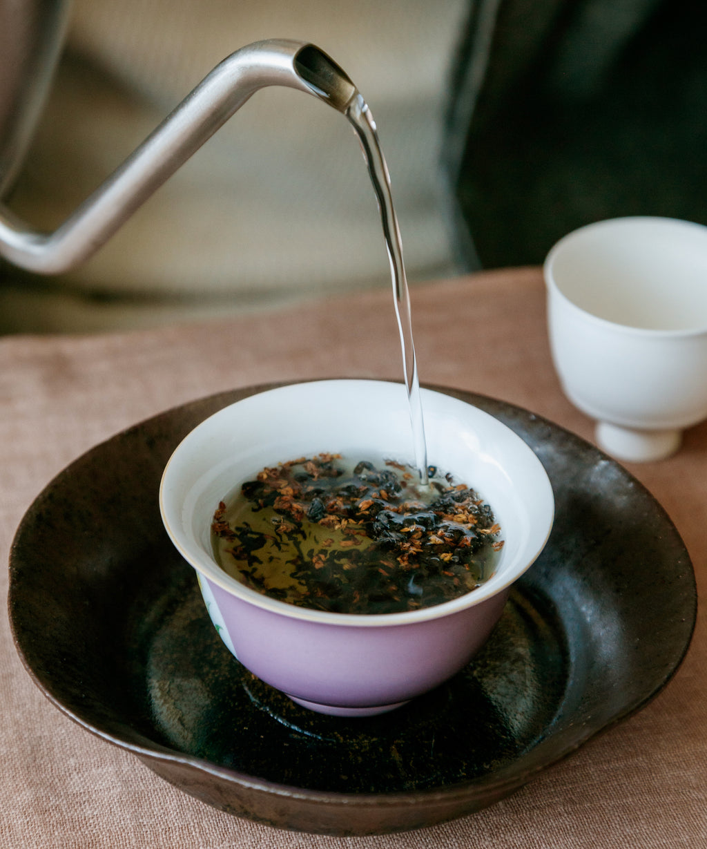 Osmanthus Laoshan Black dry leaves — Laoshan black tea with osmanthus flowers, Qingdao, Shandong