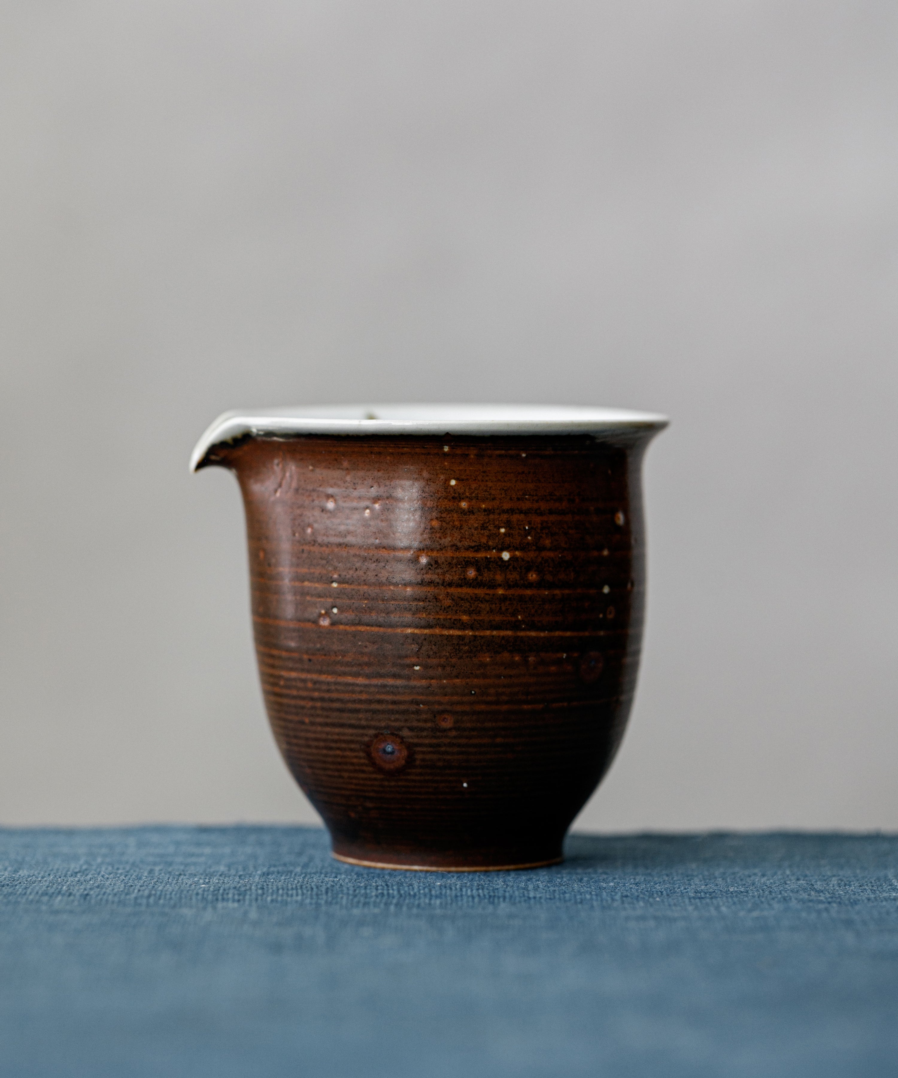 Brown Pitcher Type I