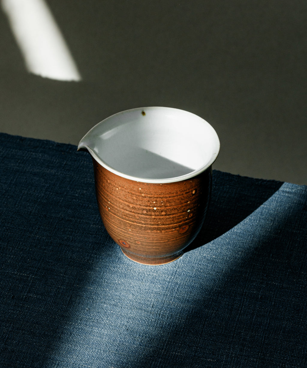 Brown Pitcher Type I