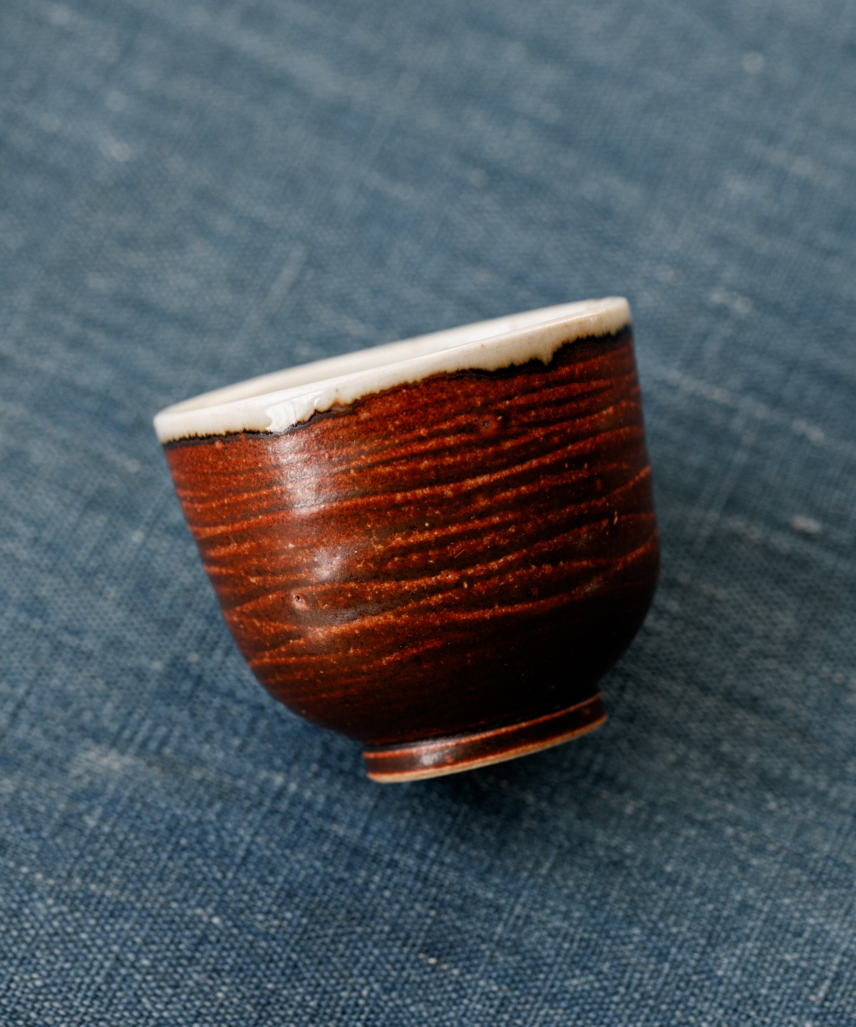 Earth Brown Cup interior, earth brown interior glaze, handcrafted by Wang Xinghua, Jingdezhen