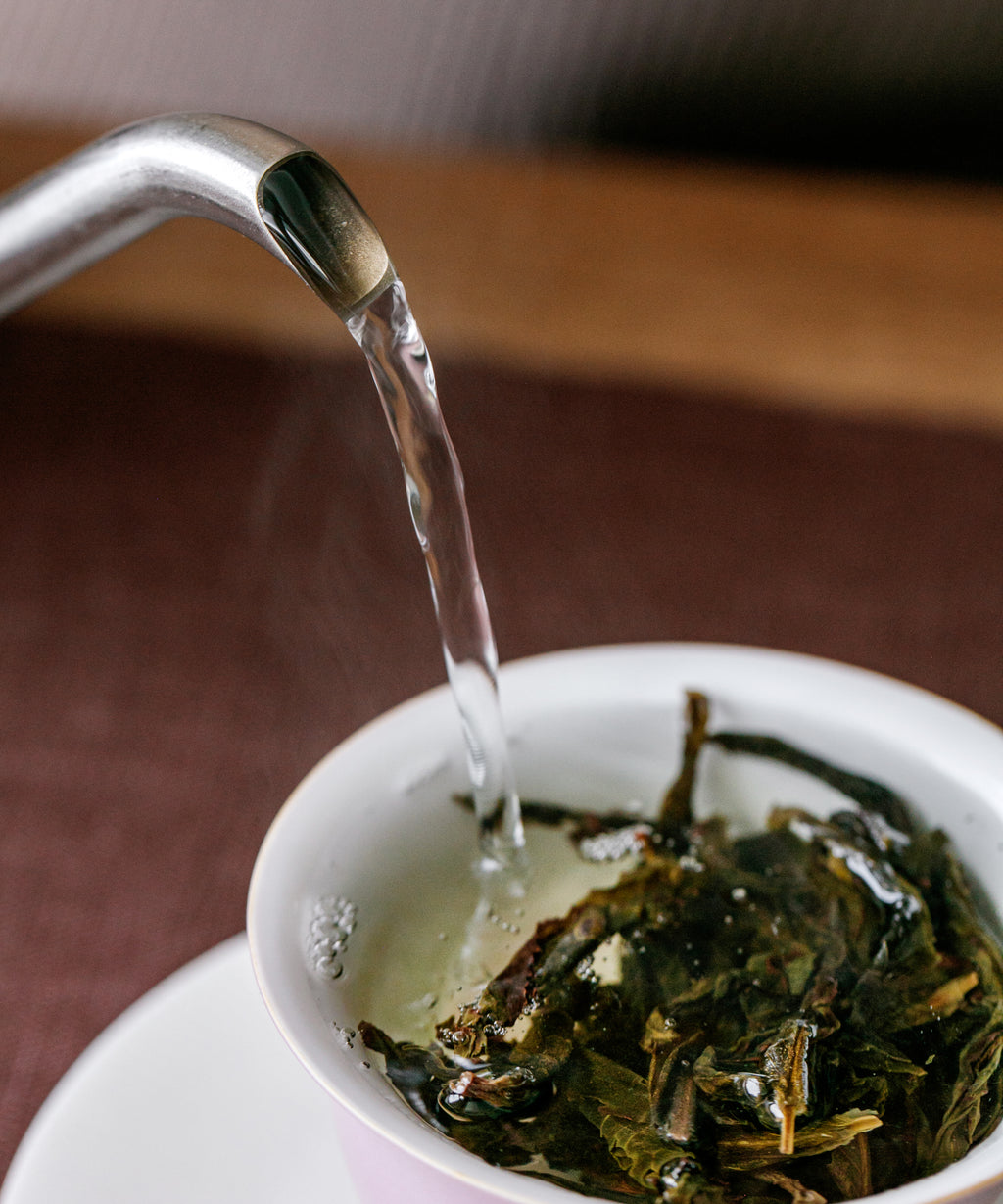 Brewing Old Grove Shuixian — Yongchun oolong baked at low heat instead of charcoal roasted