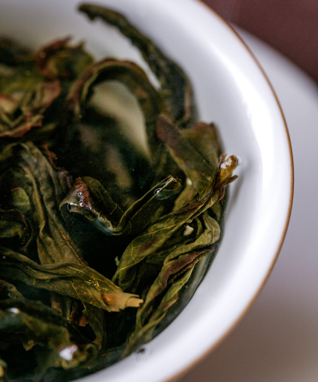 Old Grove Shuixian liquor with grassy complexity, warmth, and depth of old grove oolong, Yongchun