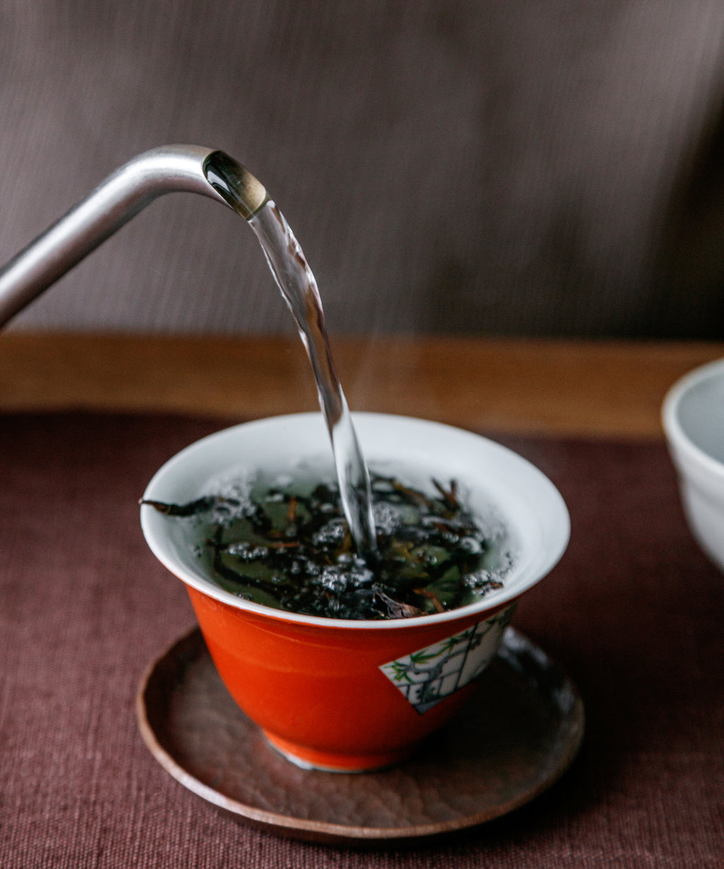 Brewing Old Grove Buddha's Hand — heritage Yongchun oolong from semi-wild trees, White Crane Mountain