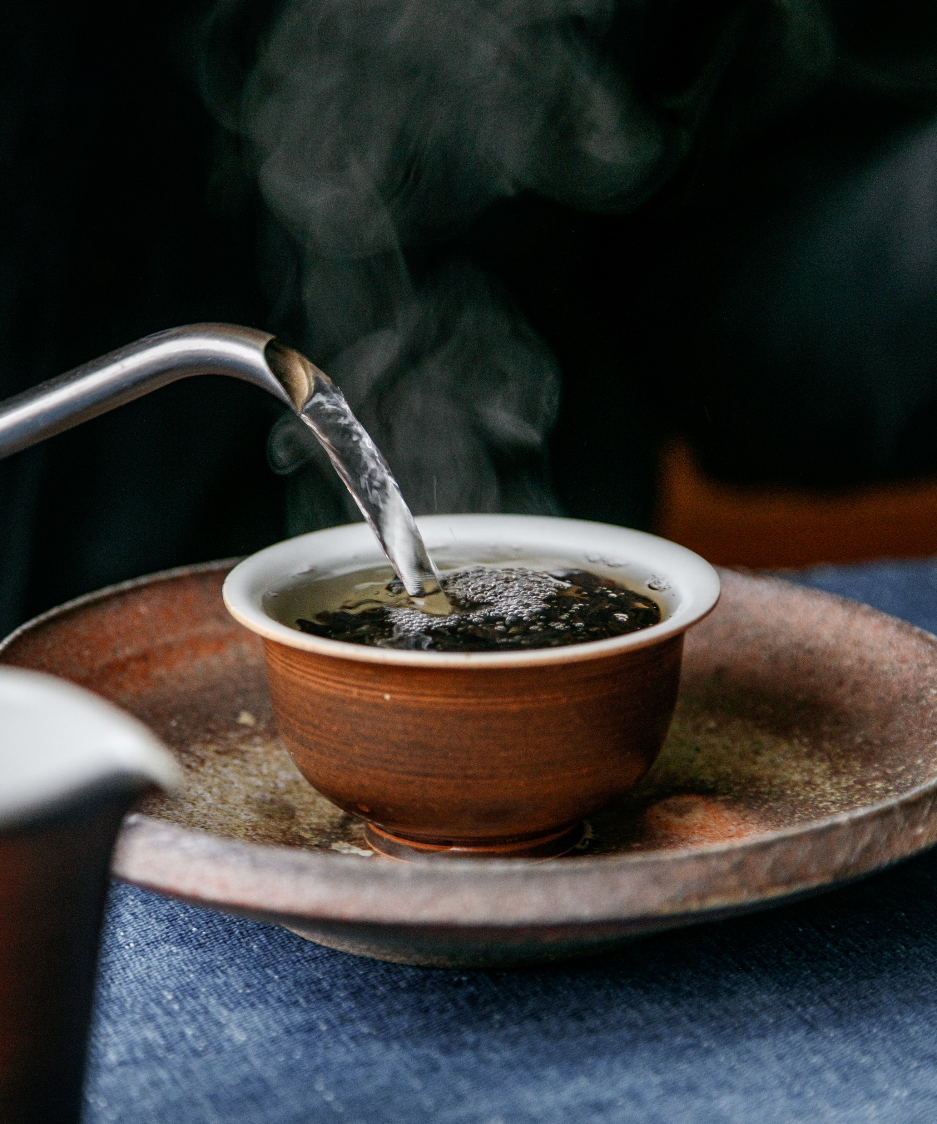 Brewing Yongchun Rougui — experimental oolong from transplanted Rougui trees, Water Reservoir, Yongchun