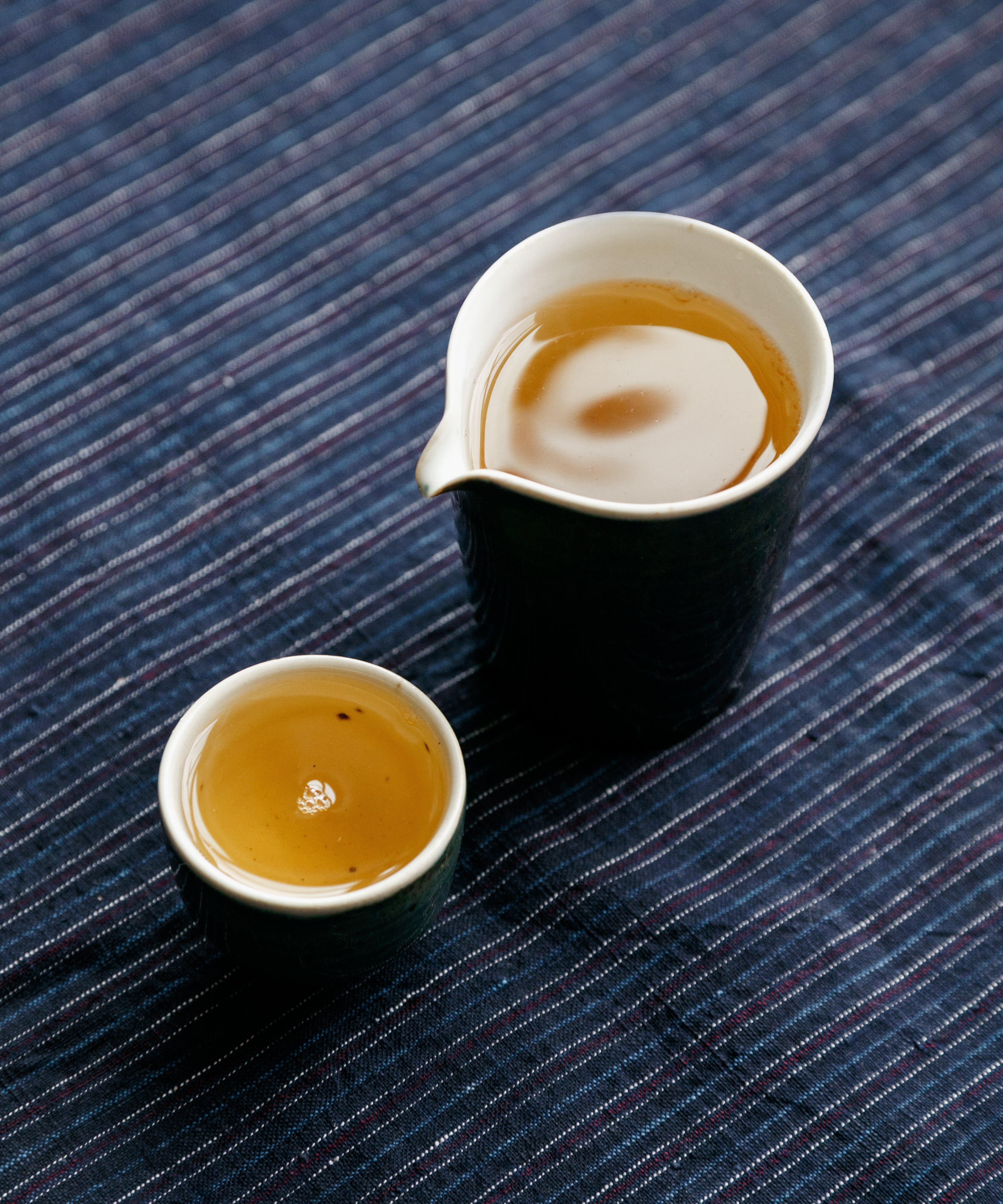 Guafengzhai liquor — medicinal, heavy sheng pu'erh from wild ancient trees, Yiwu, Yunnan