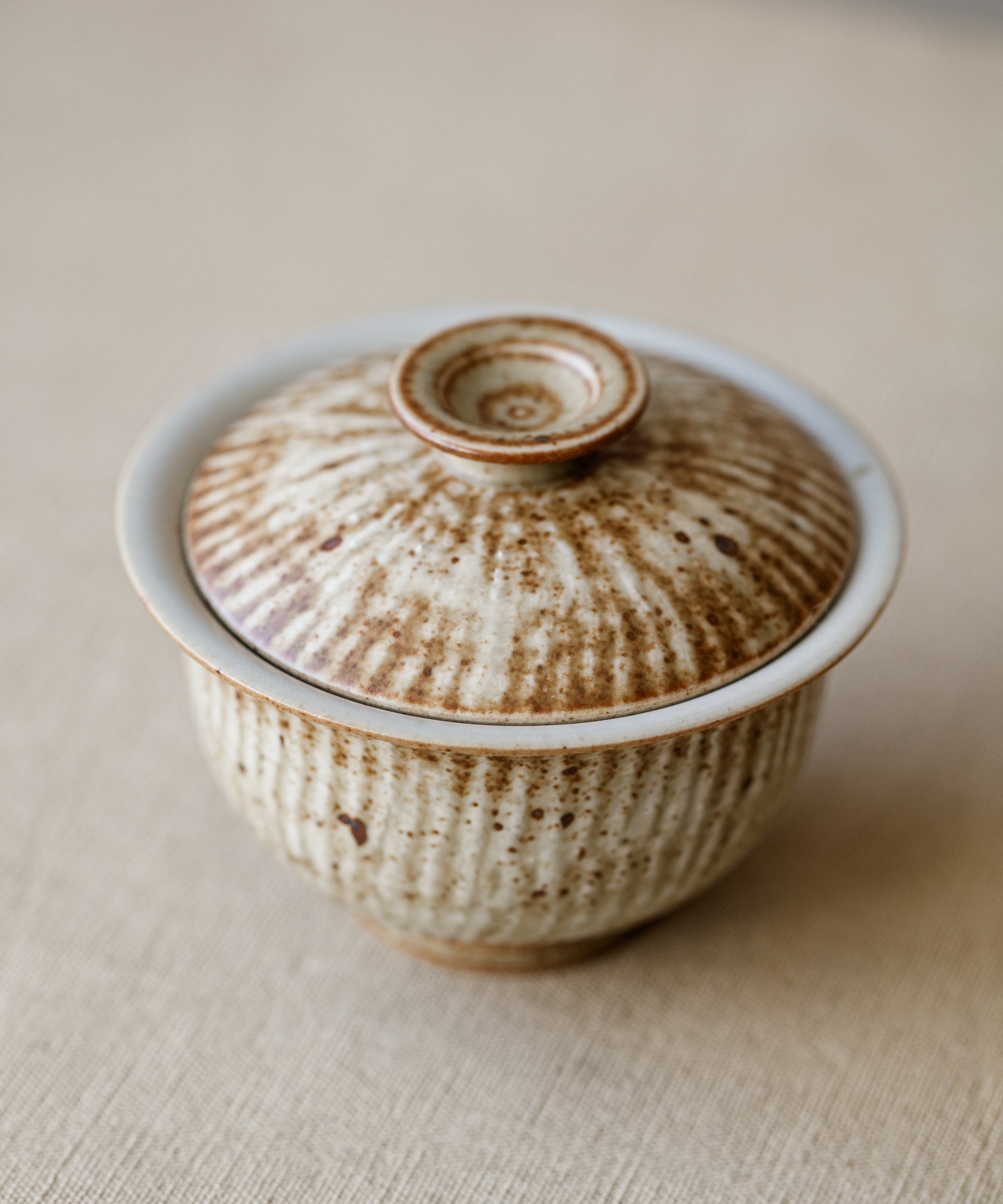 Ecru Waves Gaiwan