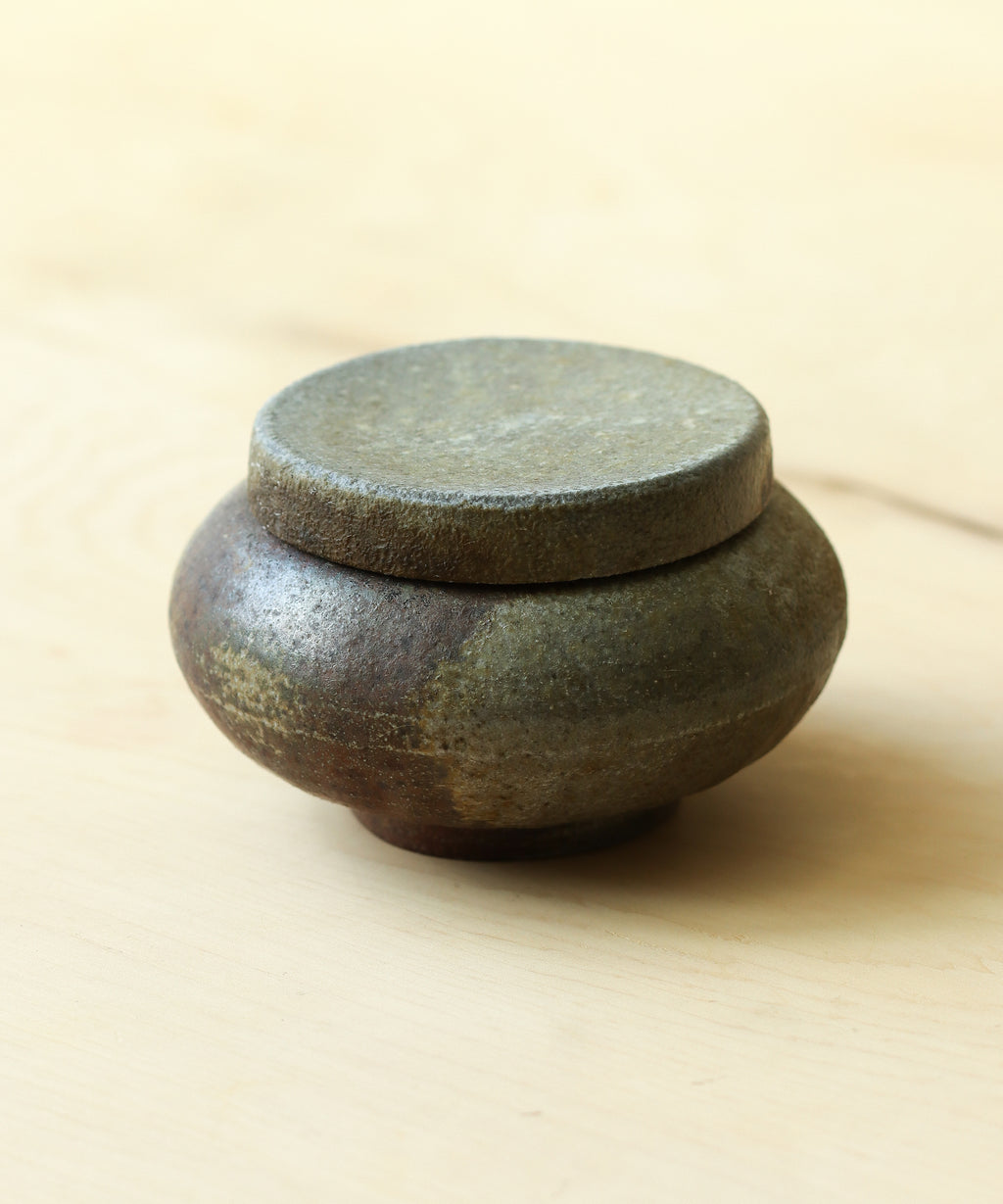 Tea Jar 02