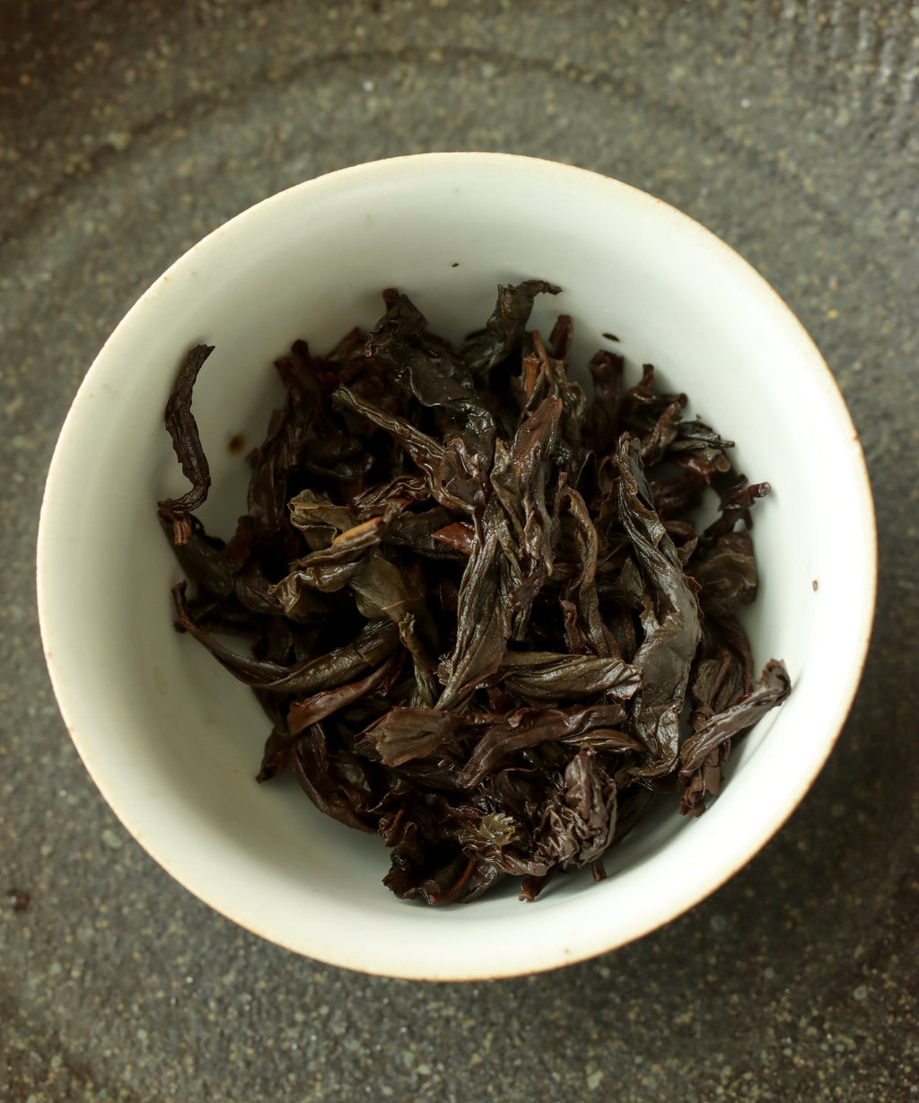 Organic Shuixian liquor — clean and clear cliff oolong, oxidation to roasting flavors, Wuyishan