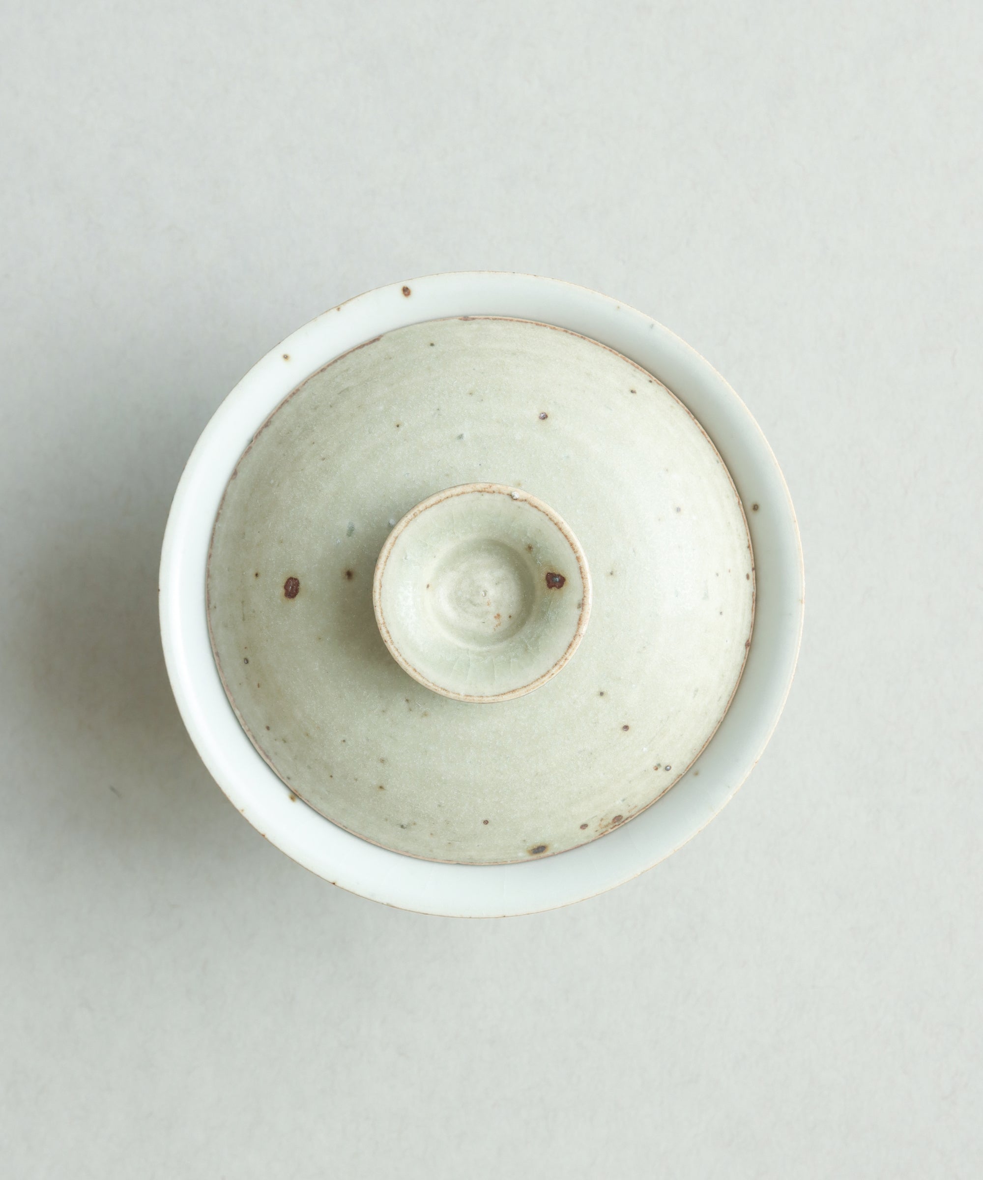 Green Celadon Gaiwan Type III interior, neutral interior glaze for viewing tea leaves, Wang Xinghua, Jingdezhen