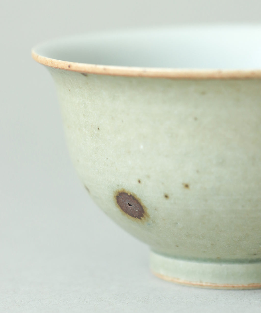 Green Celadon Gaiwan Type III underside, unglazed foot ring, Jingdezhen clay body, Wang Xinghua