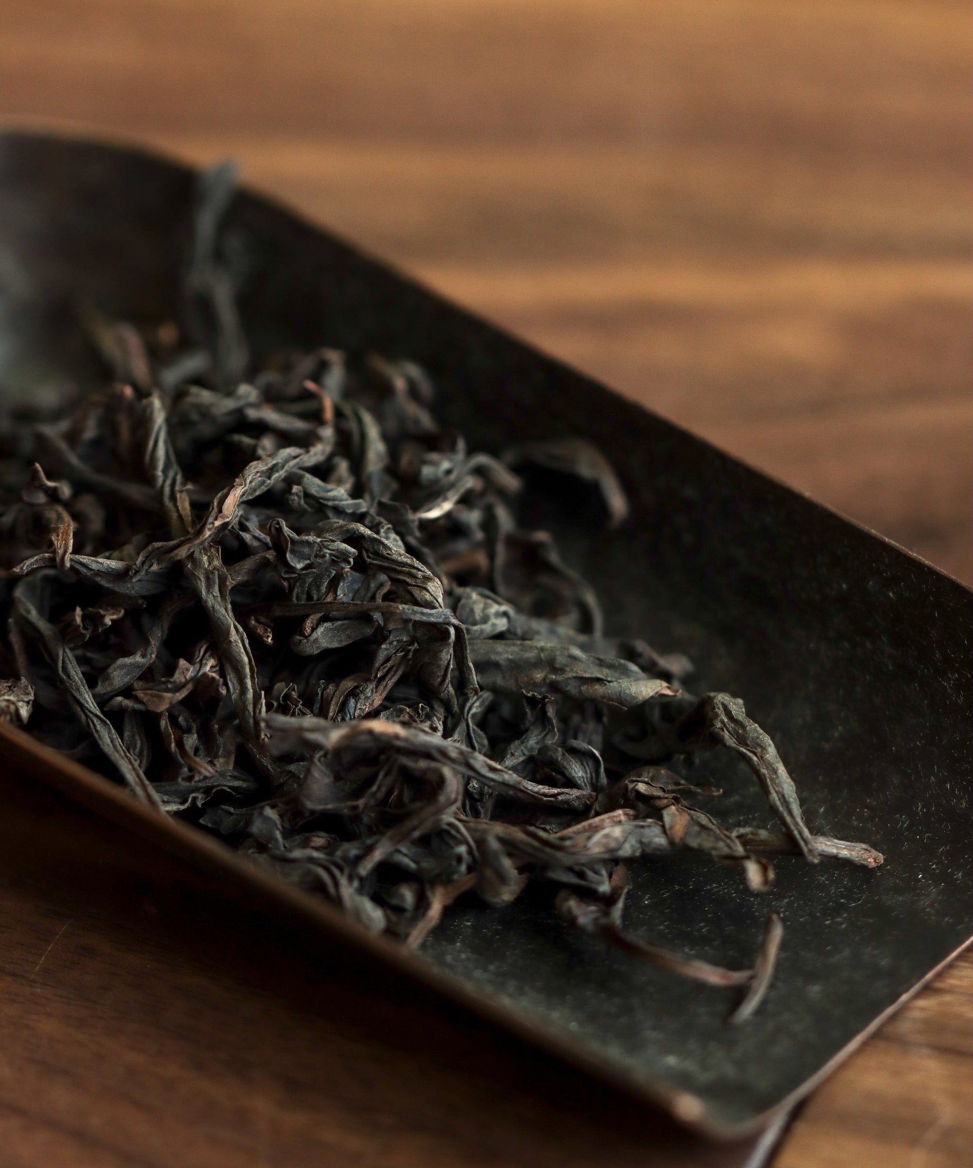 Yellow Rose Oolong dry leaves — Huangguanyin × Huangdan cross, half-cliff rock oolong, Wuyi Mountain