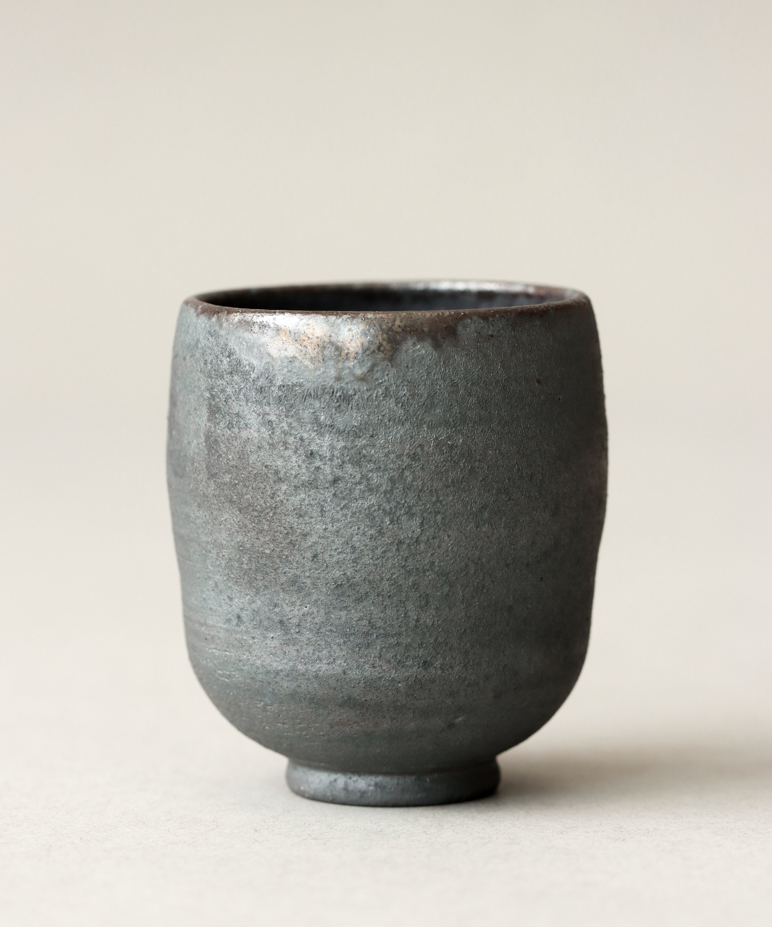 Zisha Yunomi One matte black metallic sheen with purple hue, unglazed Yixing zisha clay