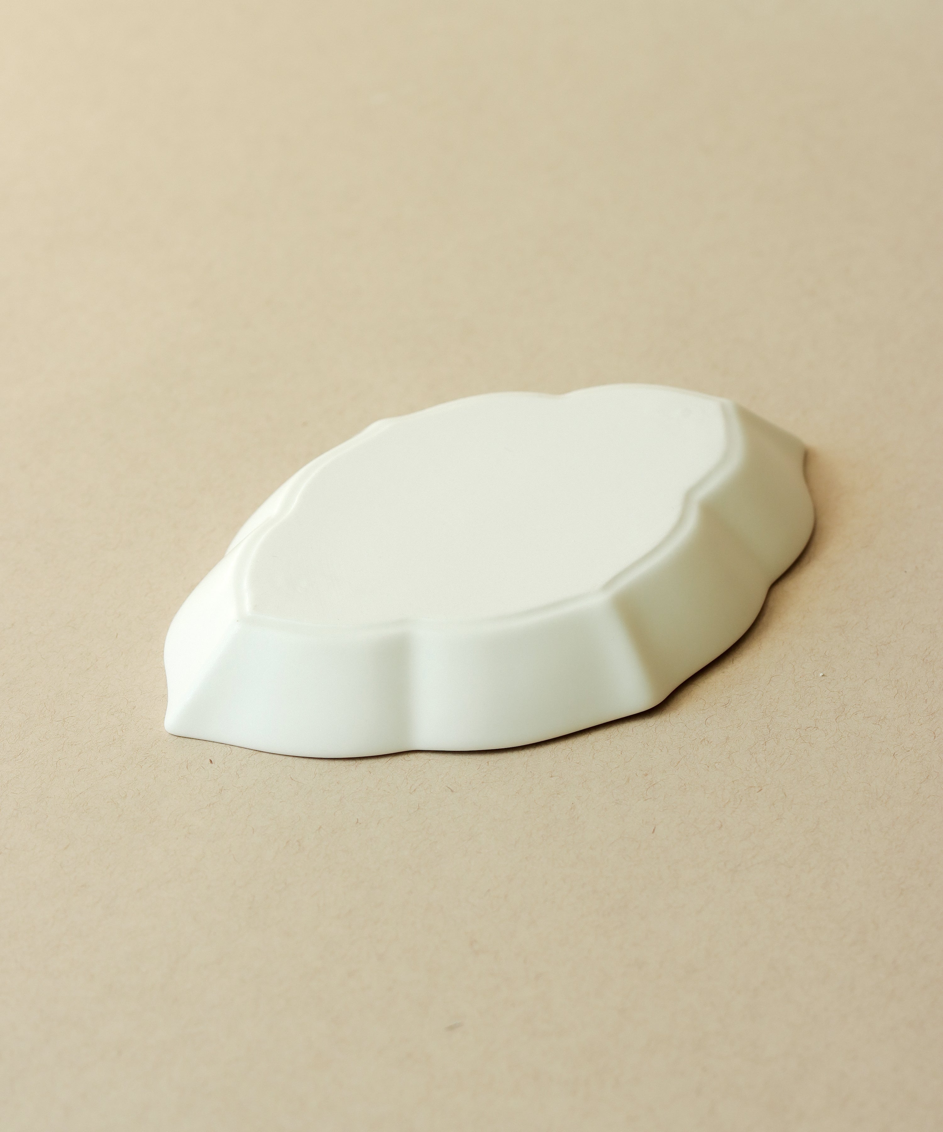 Water Chestnut Plate Matte White