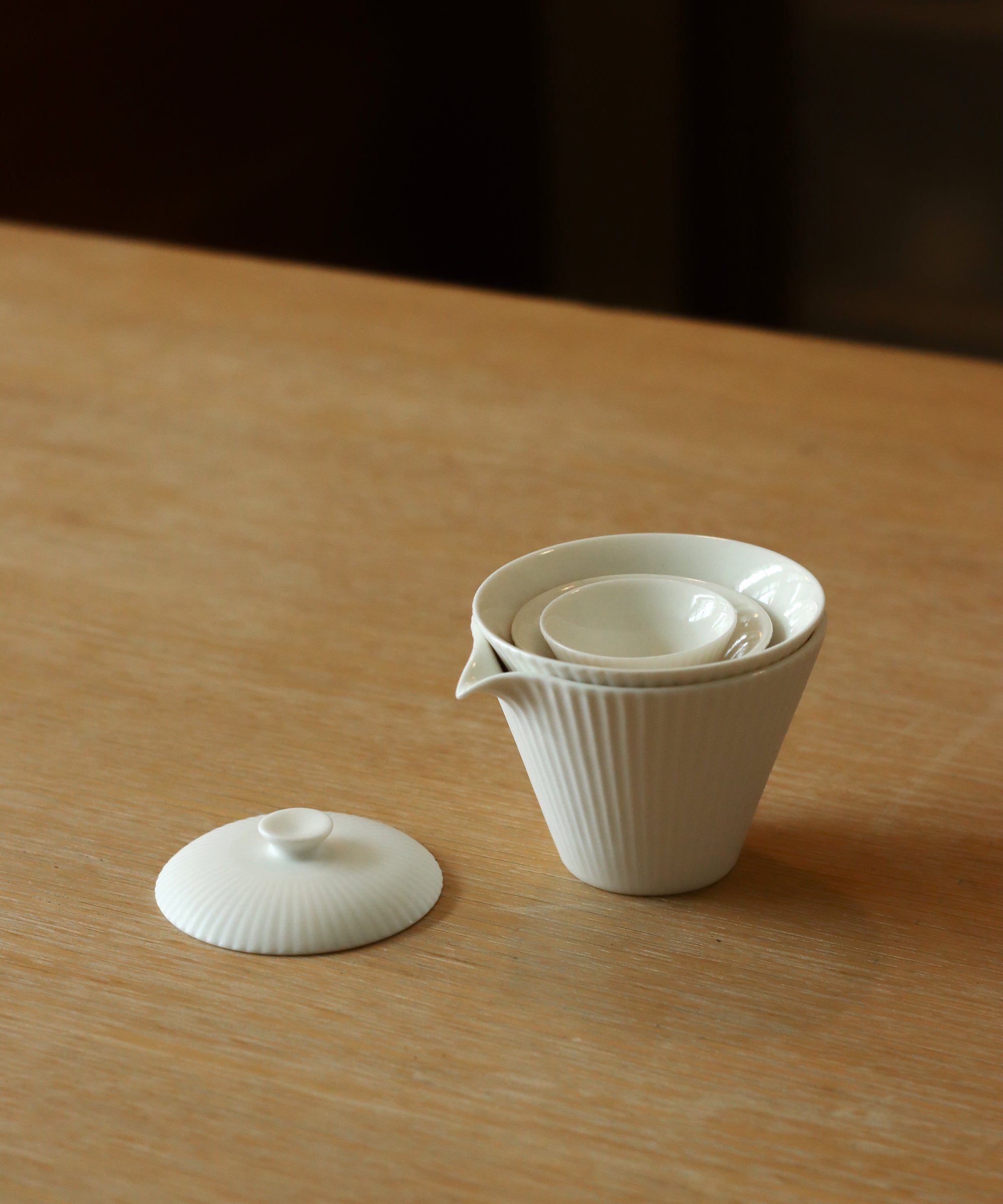 "Leaf" Gaiwan Set stacked, travel set with gaiwan pitcher and cups, Nandao Studio, Jingdezhen