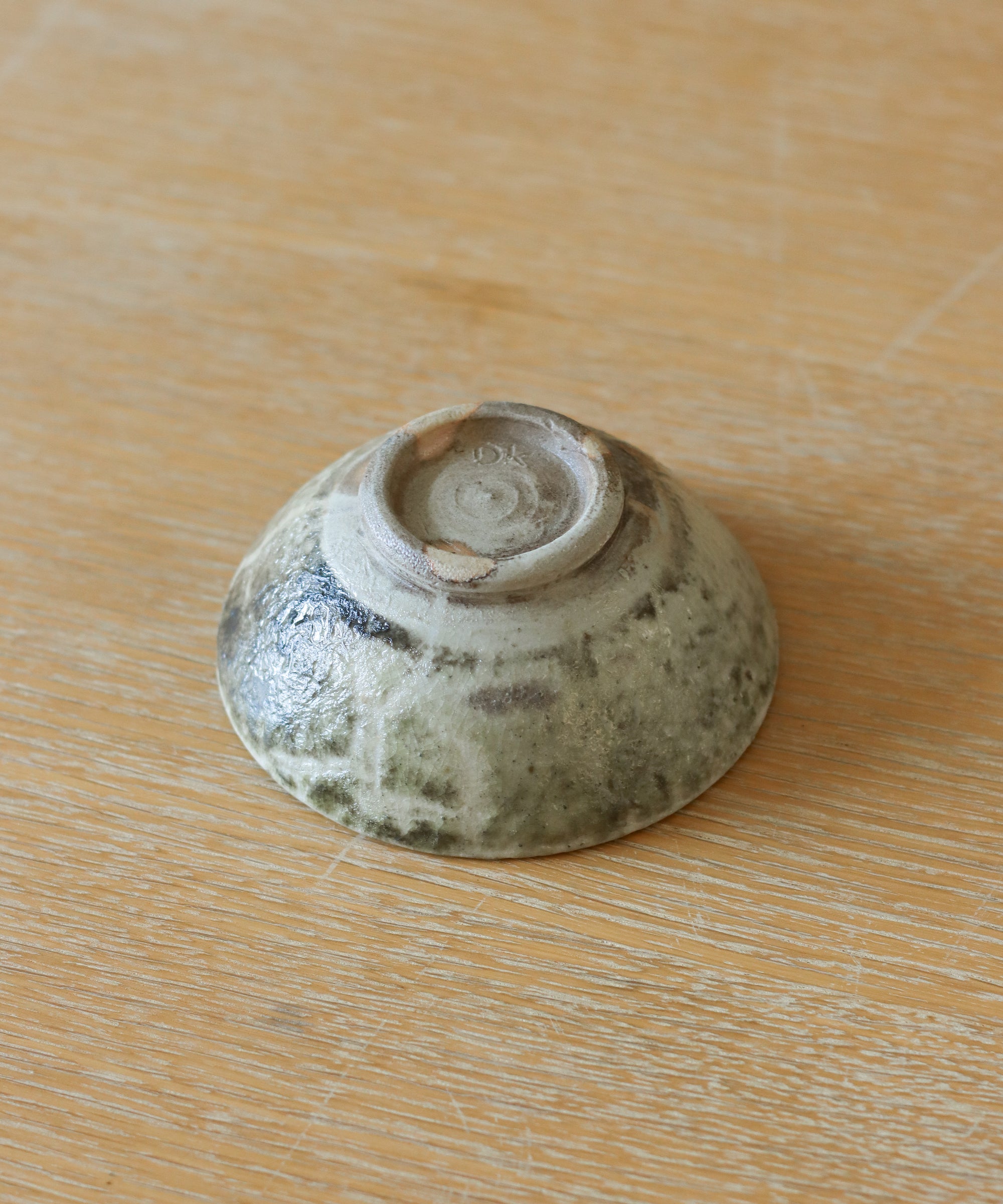 Bowl No. 13 underside, handmade stoneware clay body