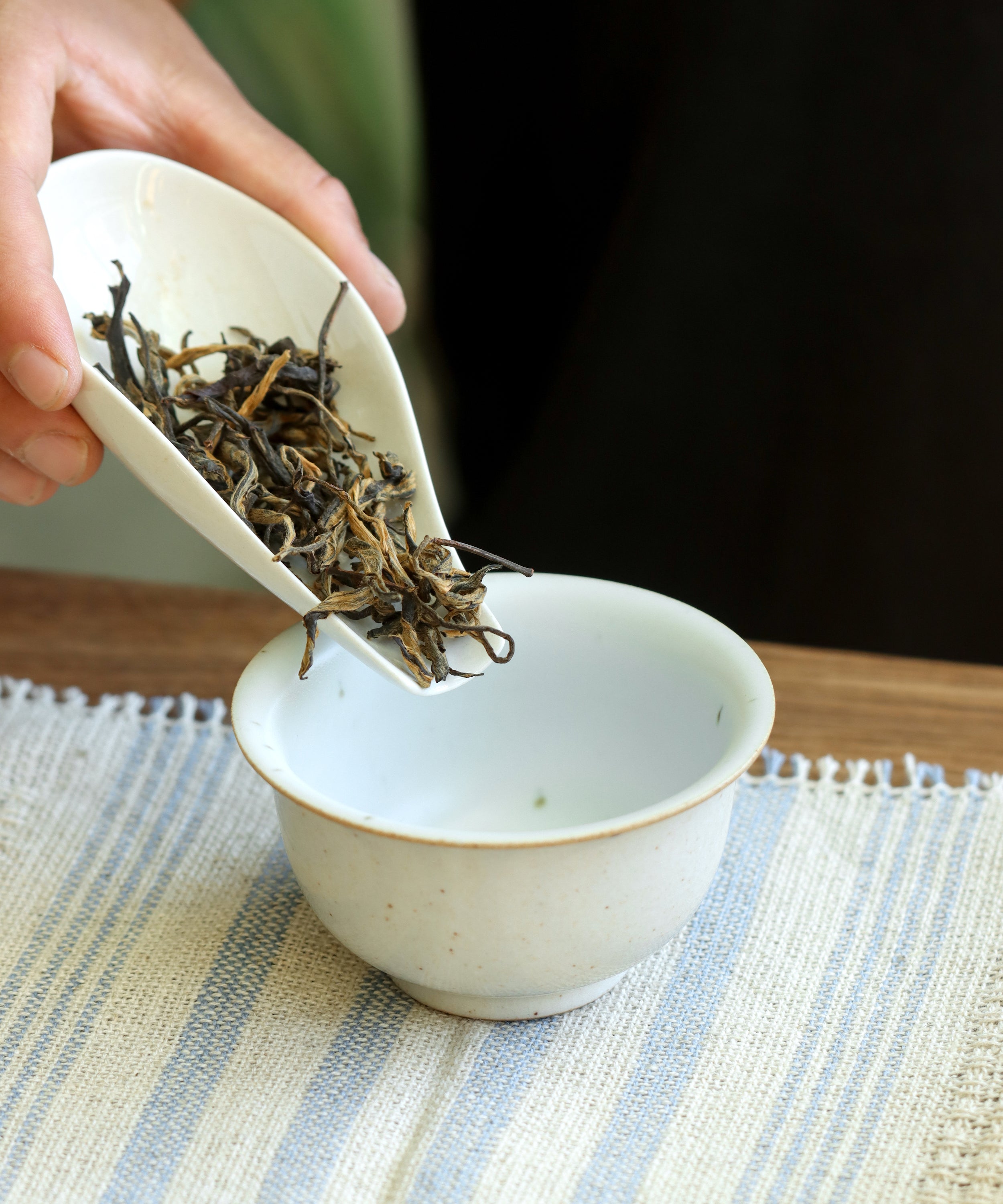 Brewing Sun-Dried Red — Mr. Tang's experimental sun-dried black tea, Jinggu, Yunnan