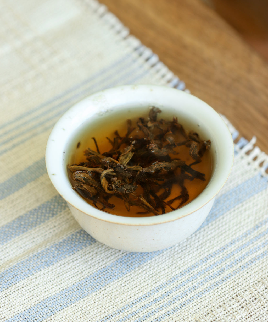 Sun-Dried Red liquor — golden black tea with lemon and heavy milk notes, Jinggu, Yunnan