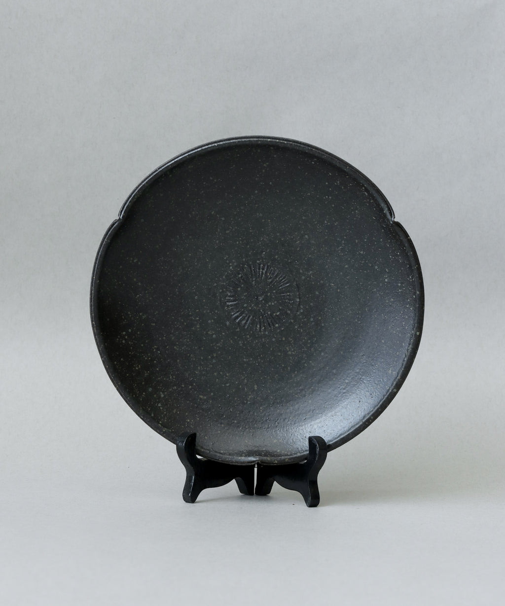 Plate No. 17, handcrafted plate by Wang Xinghua, Jingdezhen, one-of-a-kind from 2019 commission