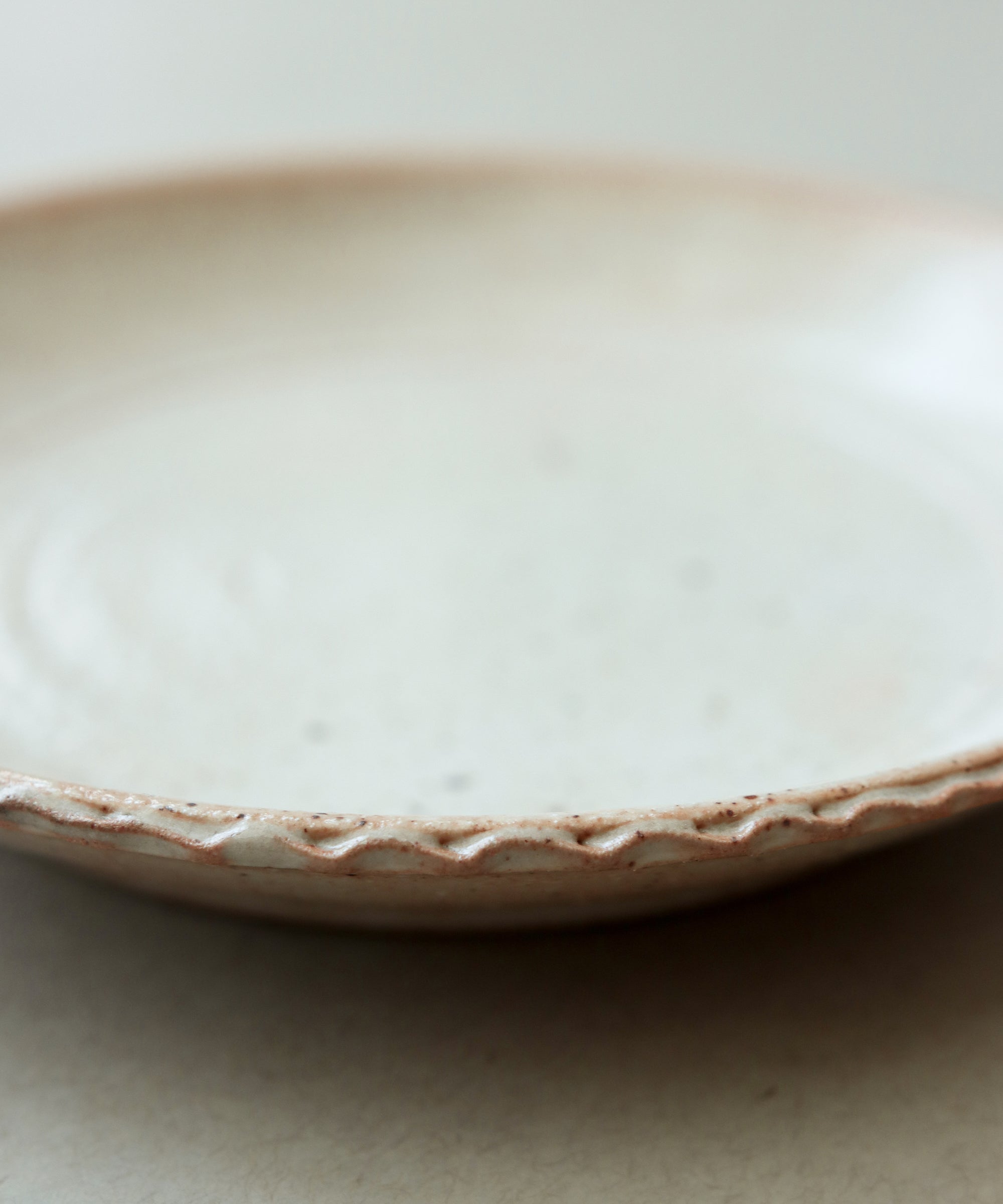 Plate No. 15 side view, handcrafted form, Wang Xinghua, Jingdezhen porcelain