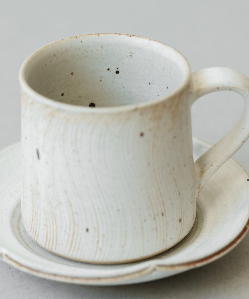 Waves Cup & Saucer Set Type I underside, unglazed base, Jingdezhen clay body, Wang Xinghua