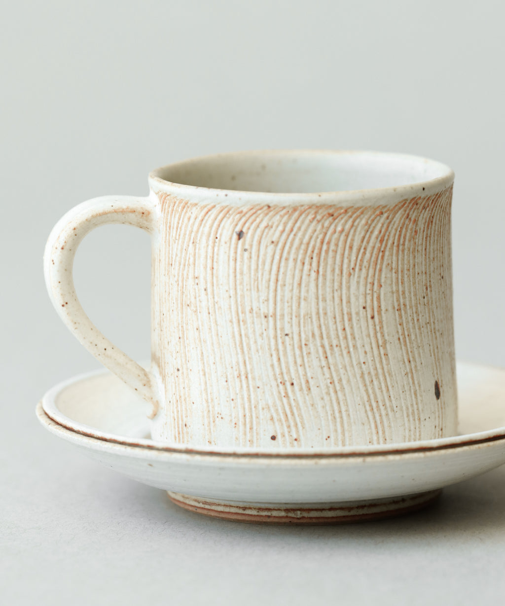 Waves Cup & Saucer Set Type III underside, unglazed base, Jingdezhen clay body, Wang Xinghua