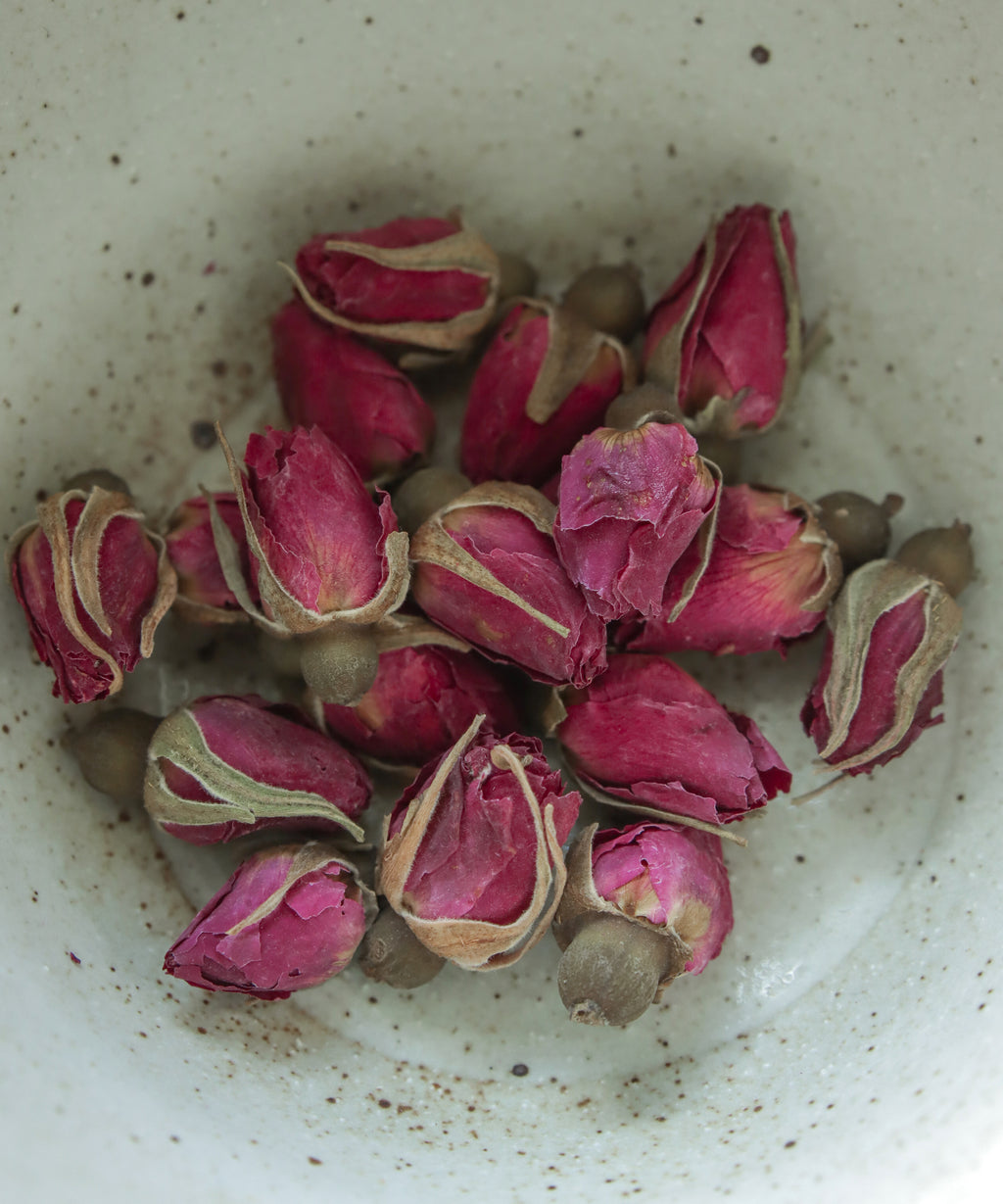 Brewing Red Rose — Pingyin rose bud tisane, richly aromatic, Suqian, Jiangsu