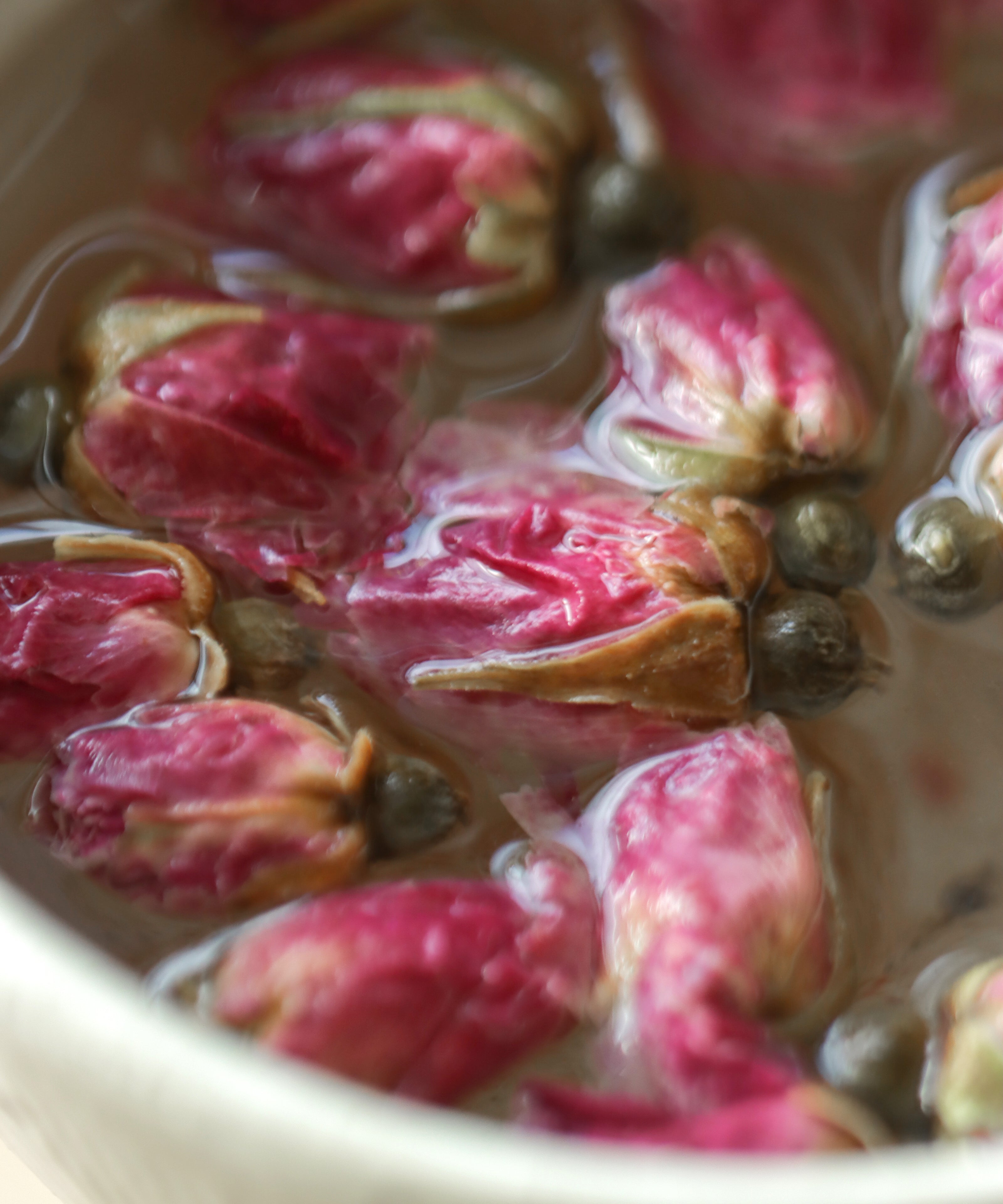 Red Rose liquor — aromatic rose bud tisane, soft and gentle, Suqian, Jiangsu