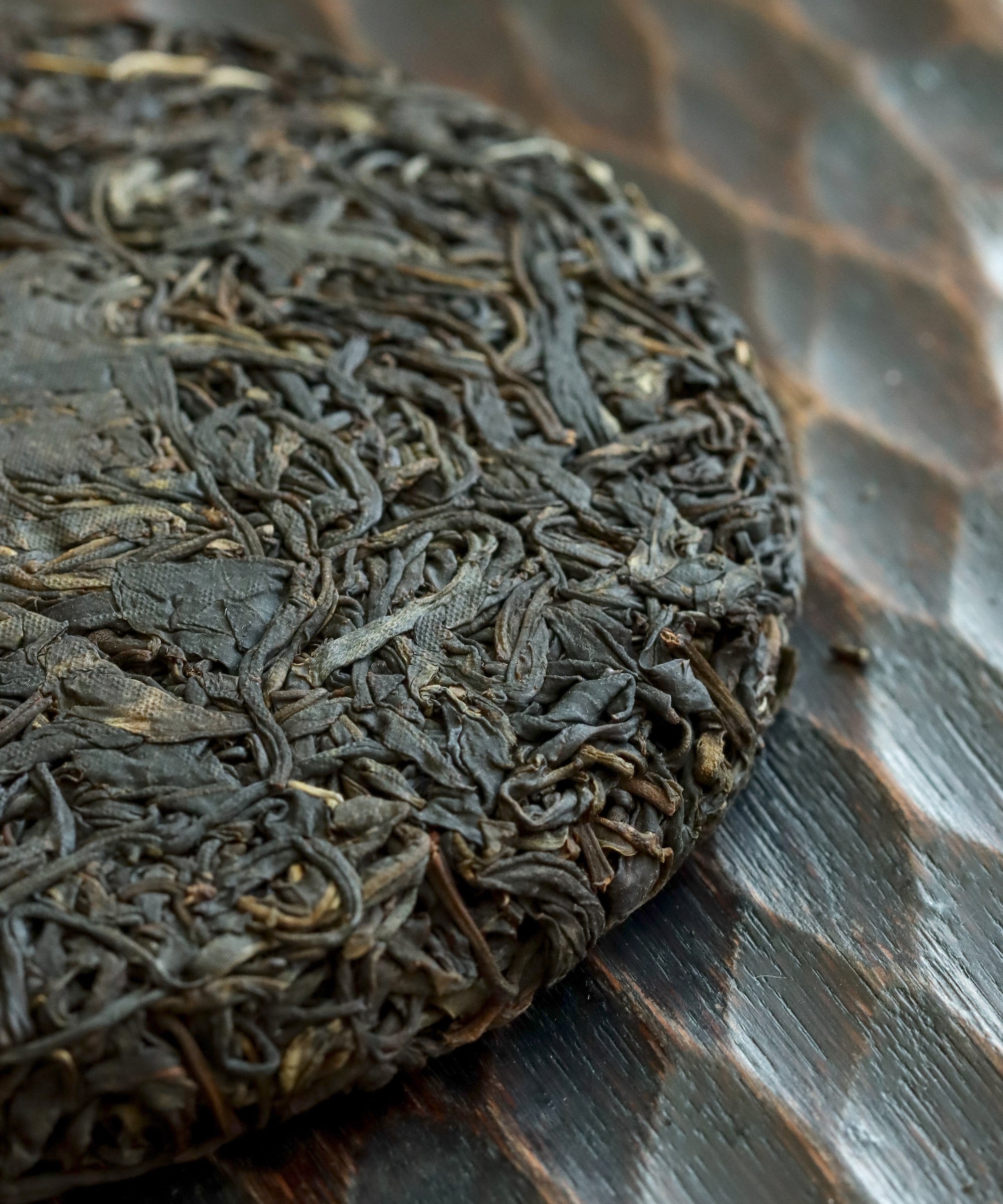 Zi Ya Purple Bud dry leaves — dark blue sheen, shai qing sun-dried sheng pu'erh, Jinggu, Yunnan