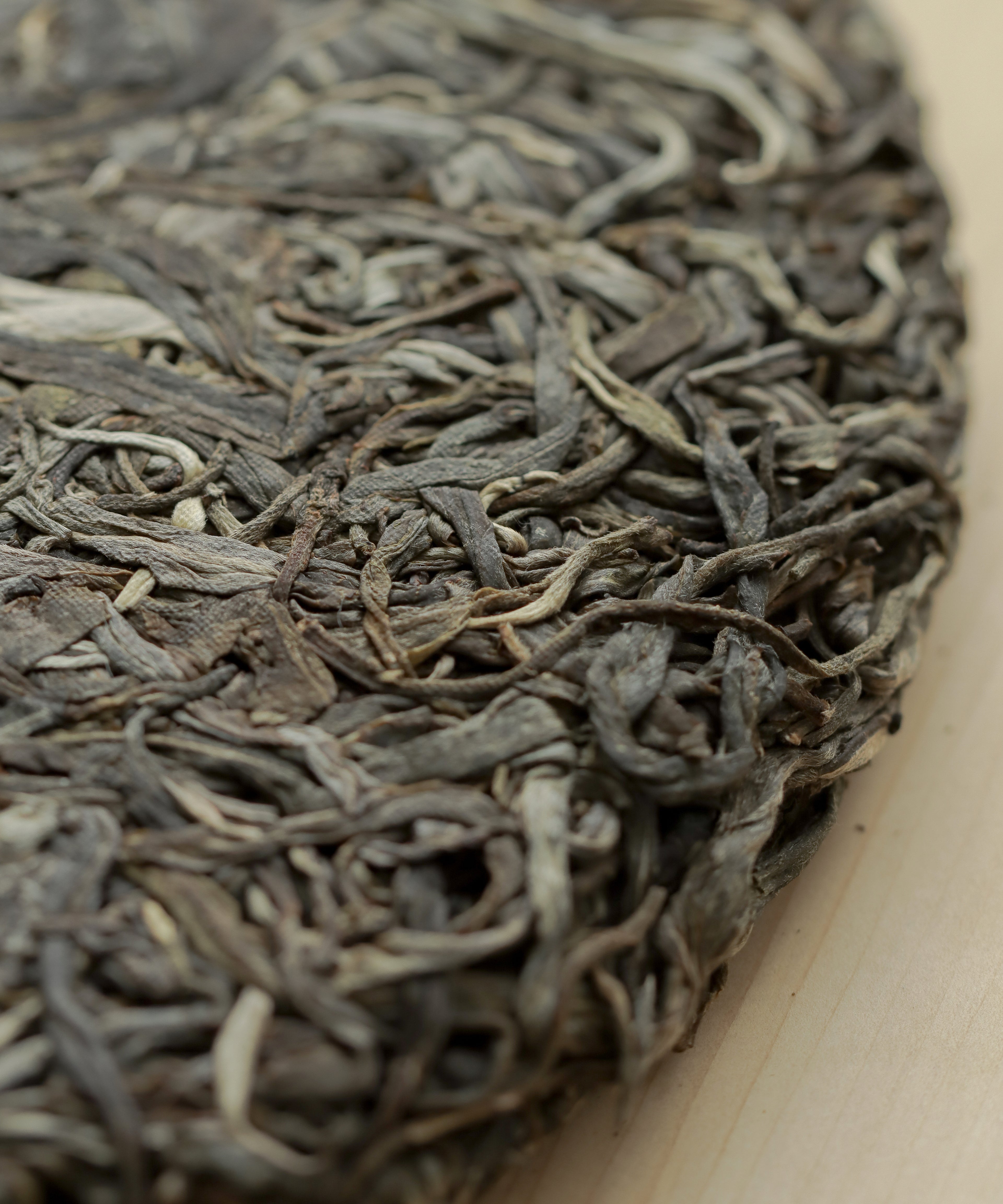 Brewing Bulangshan Sheng pu'erh — Huang Rong's biodynamic raw pu'erh, Menghai, Yunnan