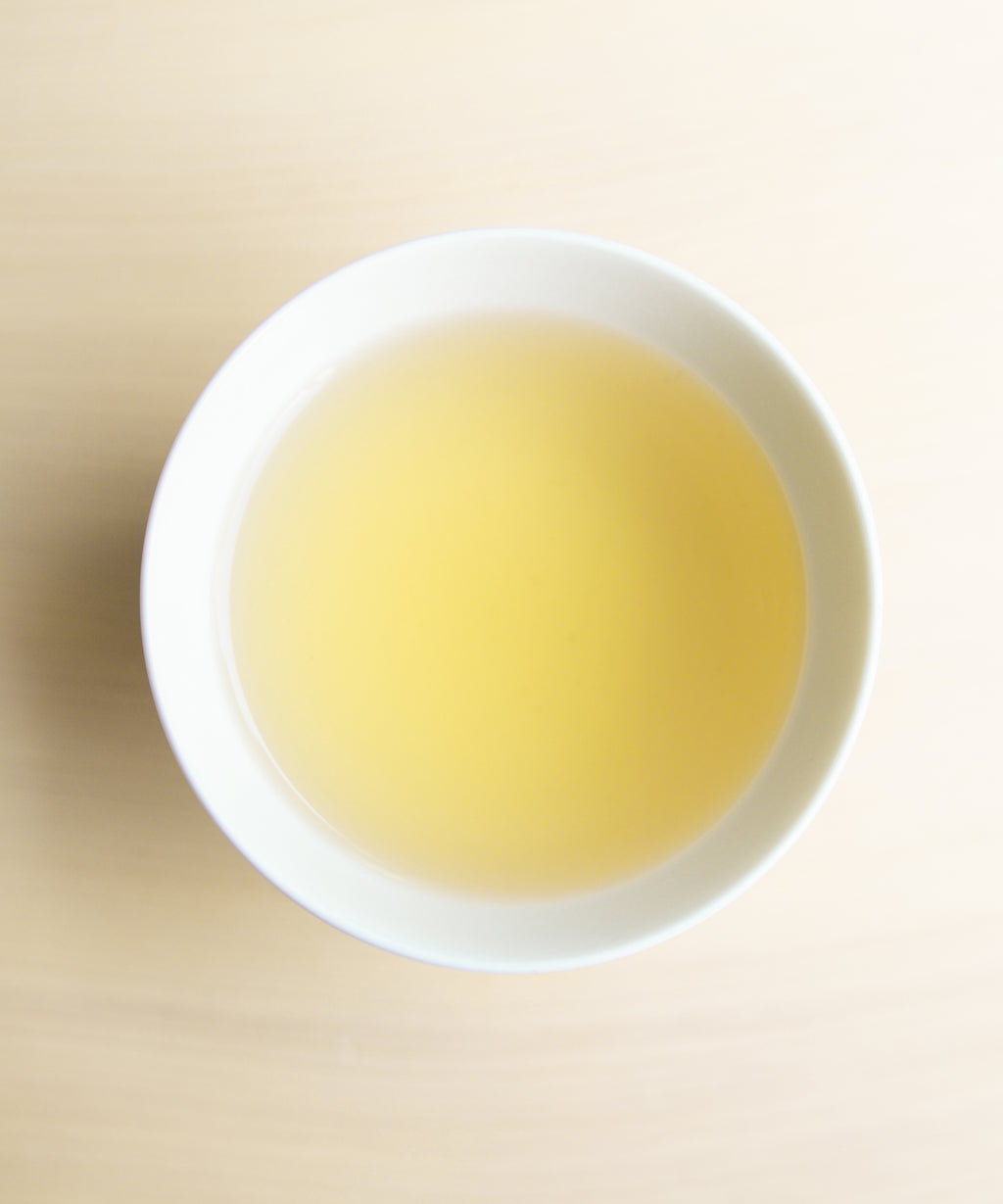 Wild Honeybush Black liquor — perfumed black tea with ashes, cinnamon, and dried flowers, Zhenghe